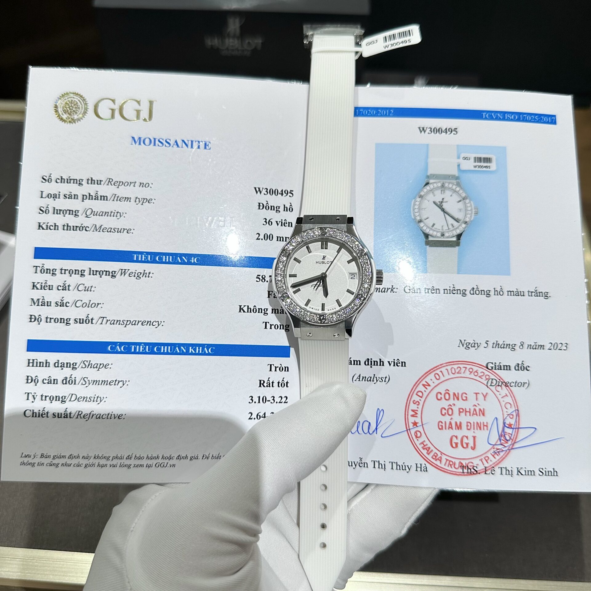 Hublot Classic Fusion Replica Women s Watch White Moissanite Diamond HBF 33mm - Top club
