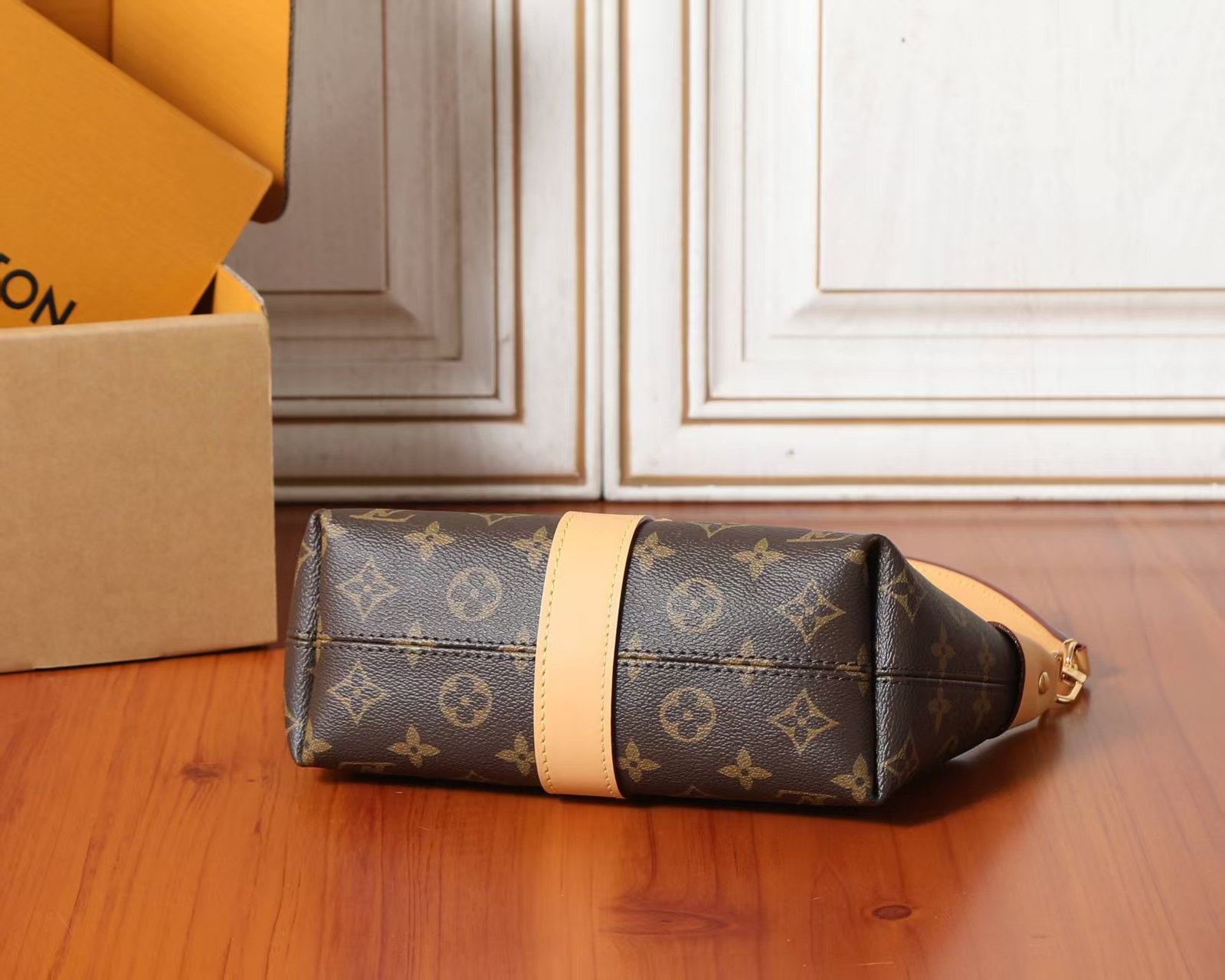 Louis Vuitton Pochette Mia HandBag1:1High-quality replica