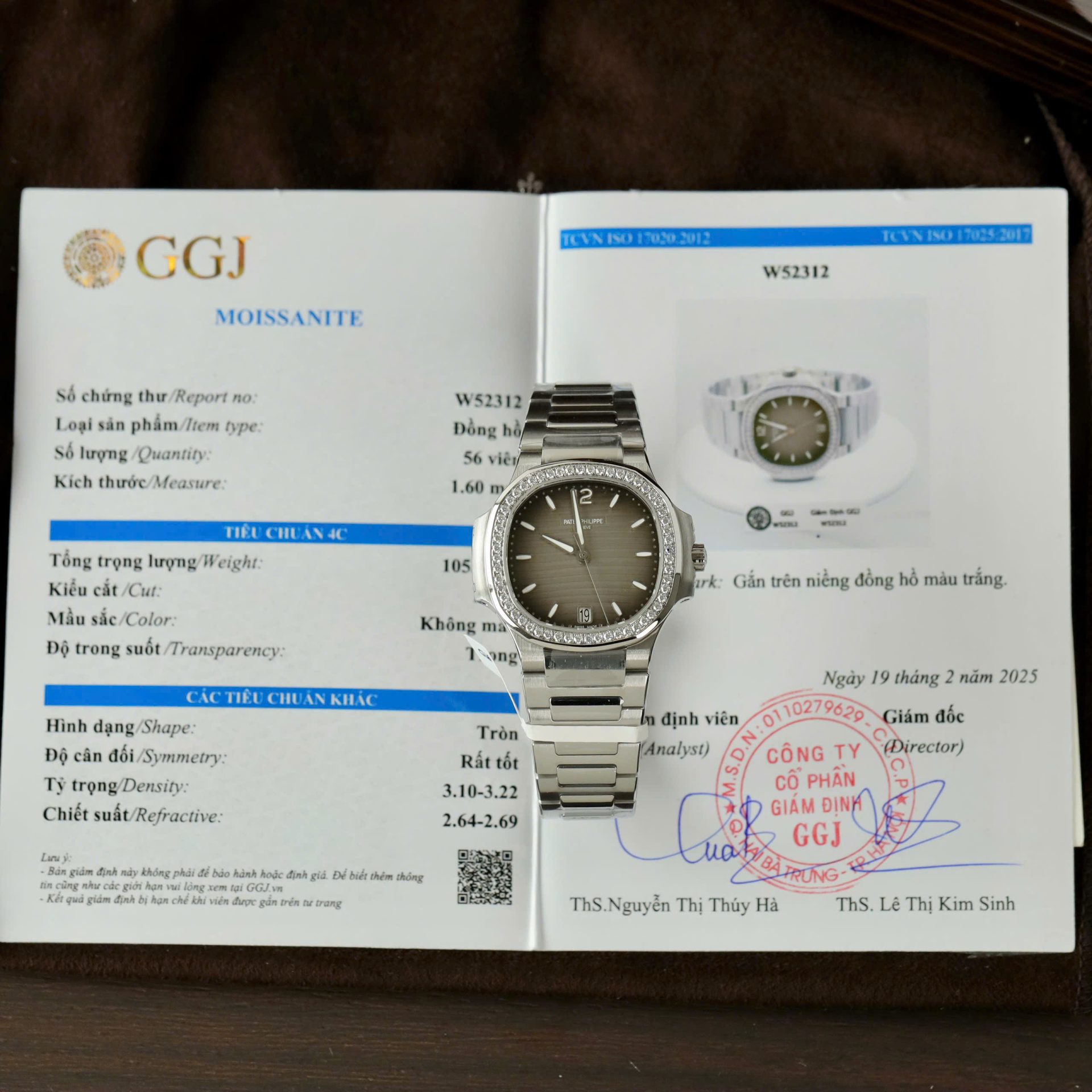 Patek Philippe Nautilus 7118 Copies Watch Gray Dial Custom Diamonds Moissante 3K Factory 35.2mm - Top club