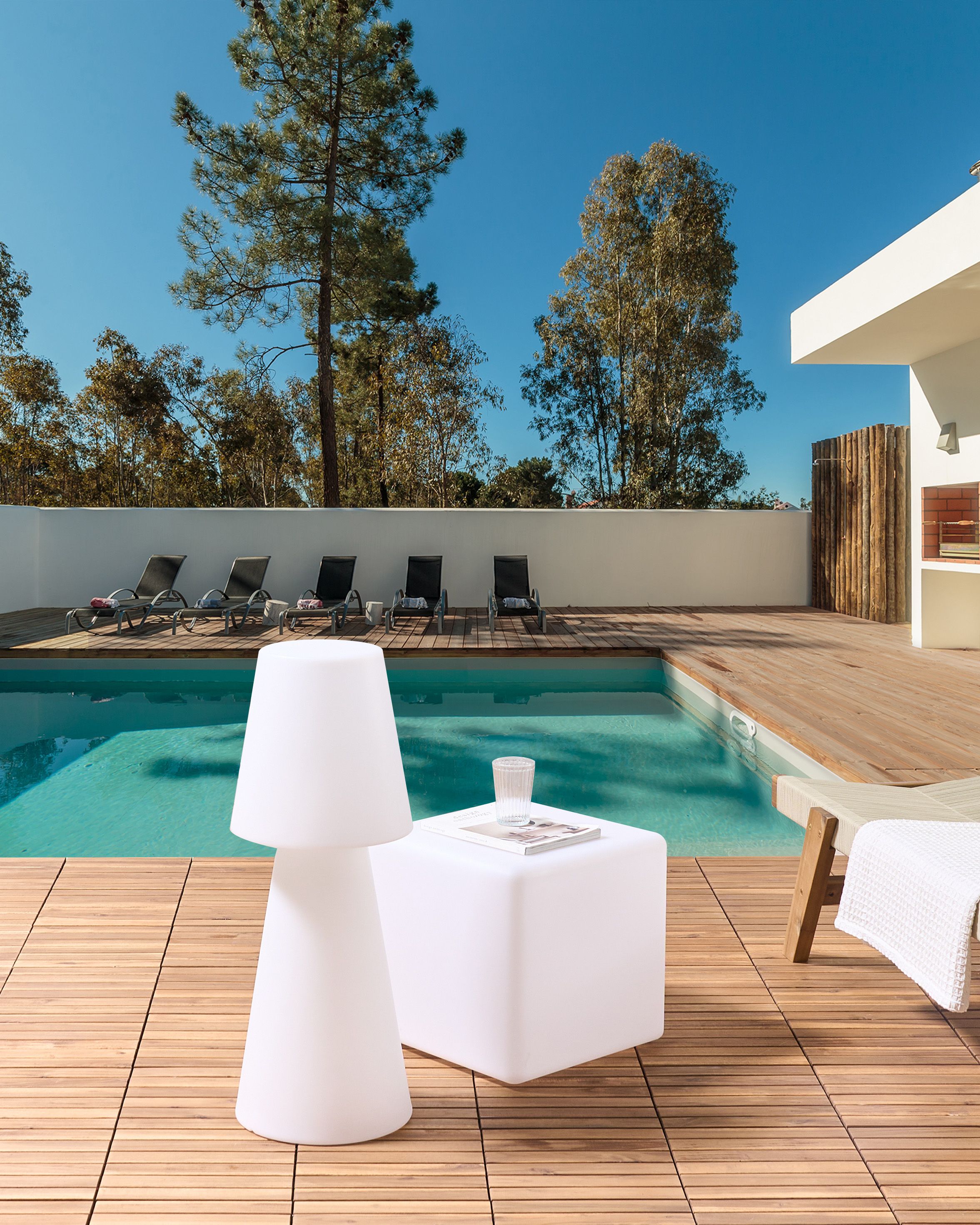 Outdoor LED Floor Lamp SABANAS with Remote White