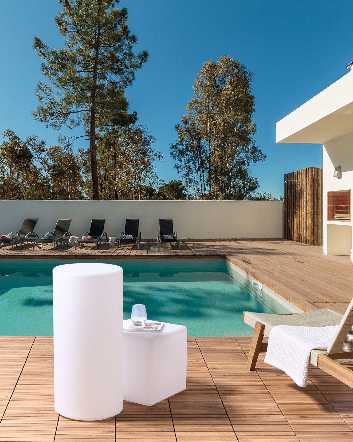 Outdoor LED Floor Lamp PIEDRA with Remote White