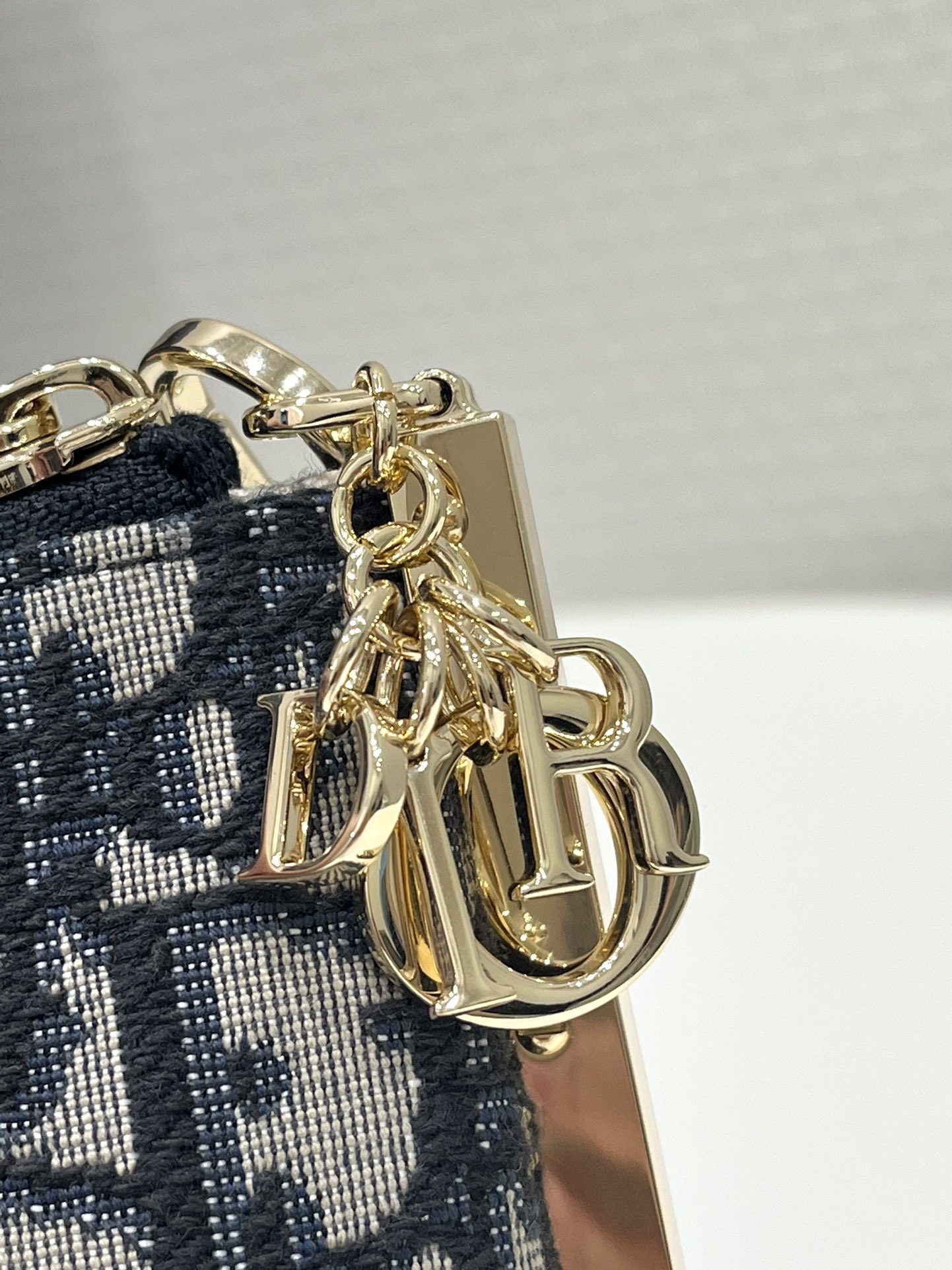 Club Bag Blue For Women 10.5in/27cm M2252OTZQ_M9281:1High-quality replica