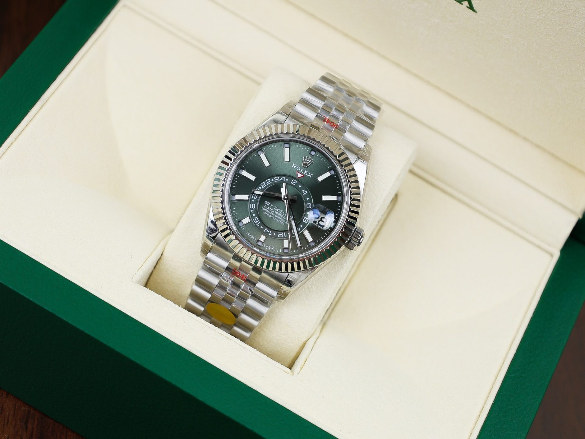 Rolex Replica 1:1 Watch Sky Dweller Green Dial Jubilee Strap 42mm - Top club
