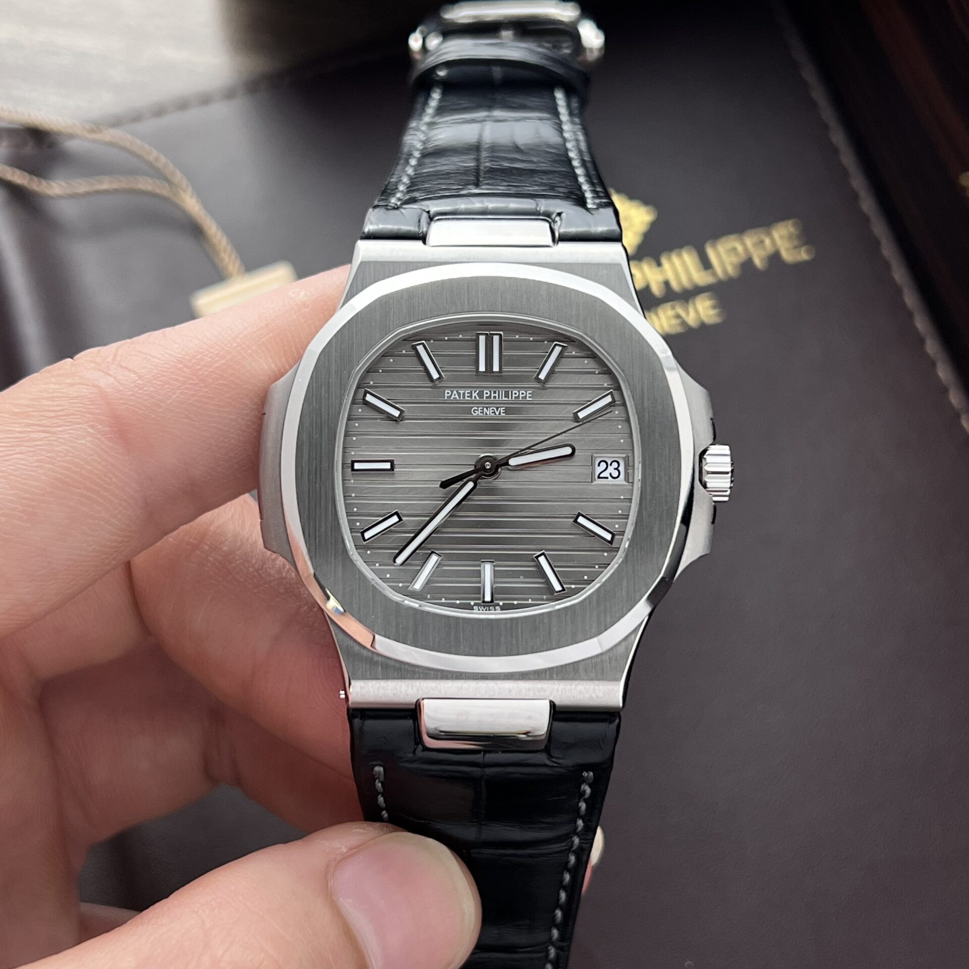 Patek Philippe Nautilus 5711 Replica Watch Gray Dial 3K 40mm - Elite Watch Atelier