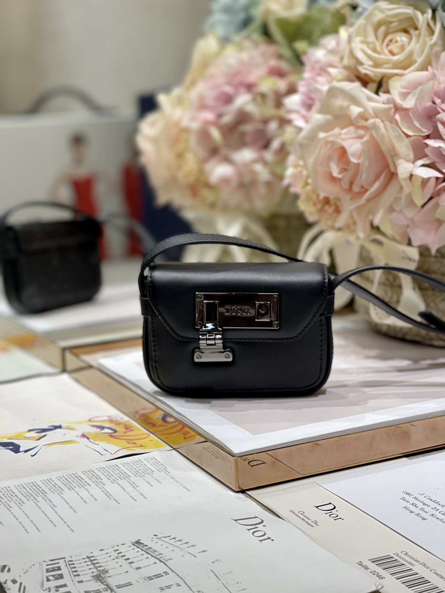 Lock Messenger Pouch Black/Beige For Women 4.5in/11cm1:1High-quality replica