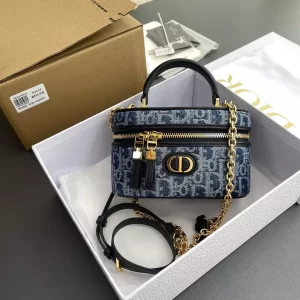  Lambskin Cassandre Chain Wallet – YB0121:1High-quality replica