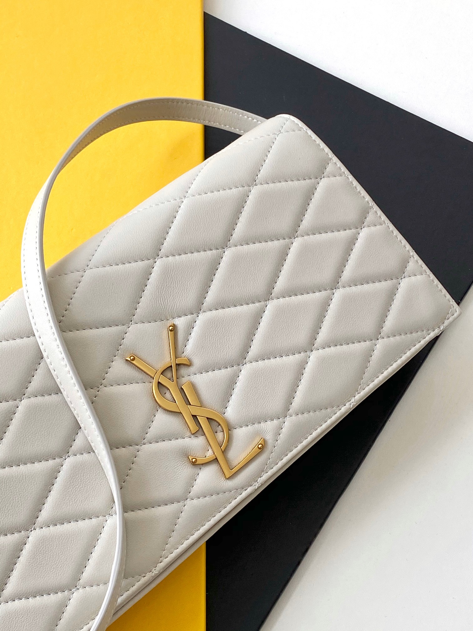 Kate supple 991:1High-quality replica