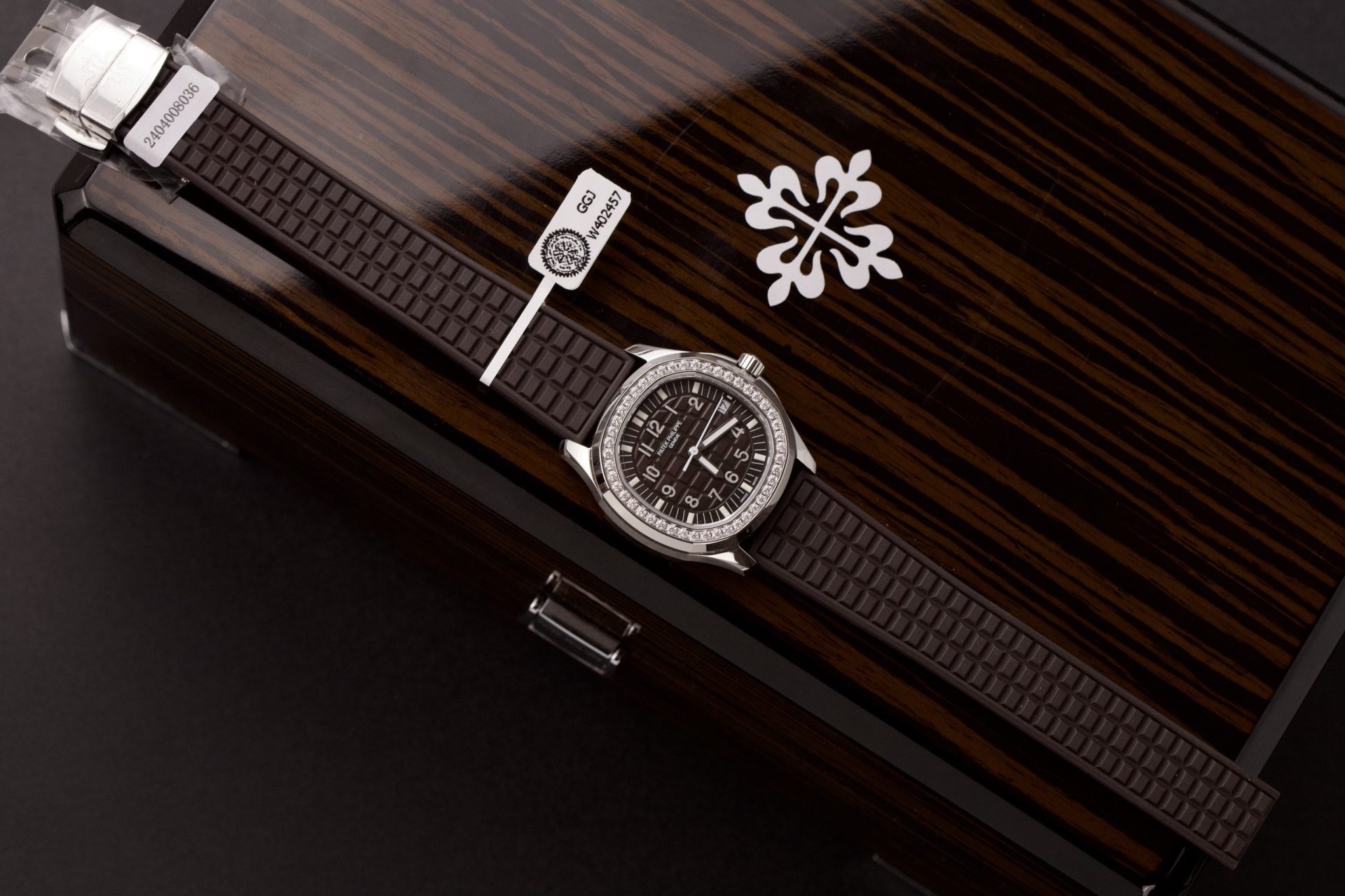 Patek Philippe Rep 11 Watch Aquanaut 5067 Women s Moissanite Diamond 35.6mm - Elite Watch Atelier