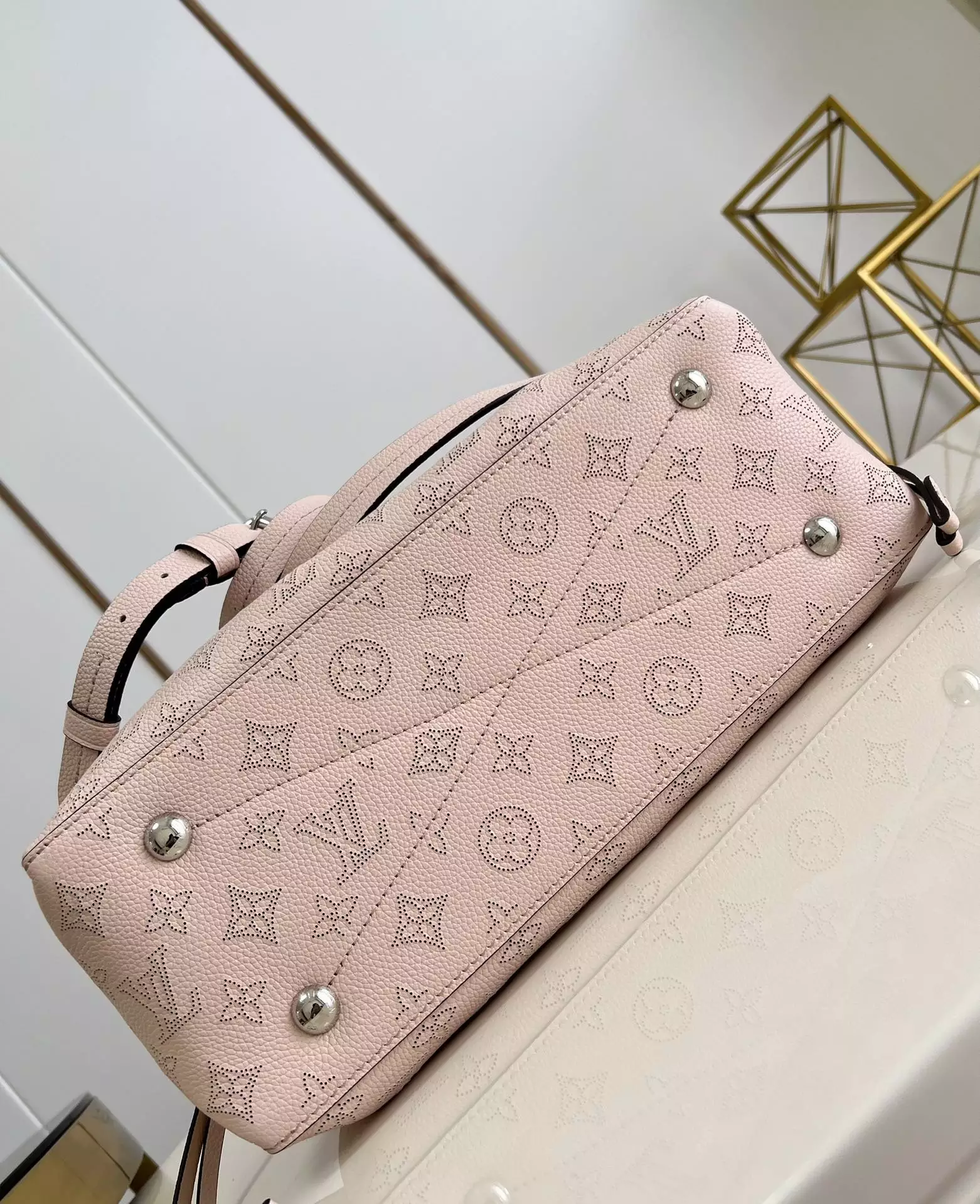 Bella Tote Pink Beige Mahina Calfskin1:1High-quality replica