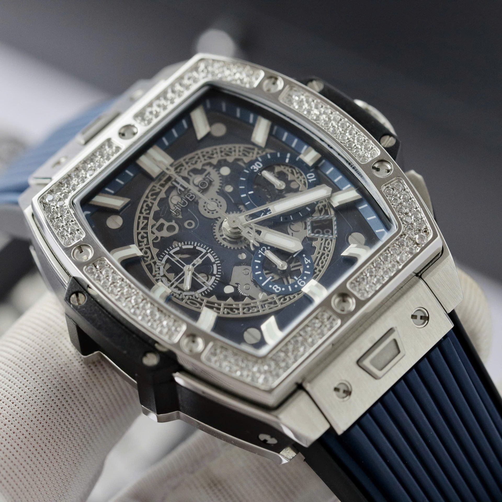 Hublot Spirit Of Big Bang Titanium Dial Blue Custom Moissanite Diamonds Hong Kong 42mm - Top club