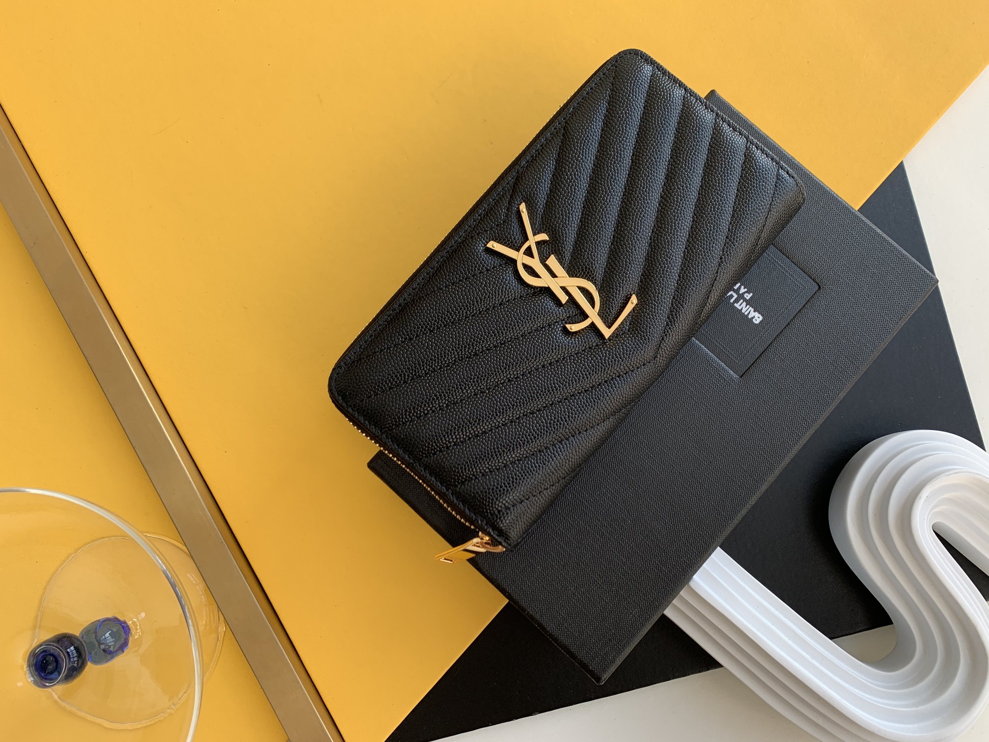 Saint Laurent MONOGRAMS PROMOTIONS