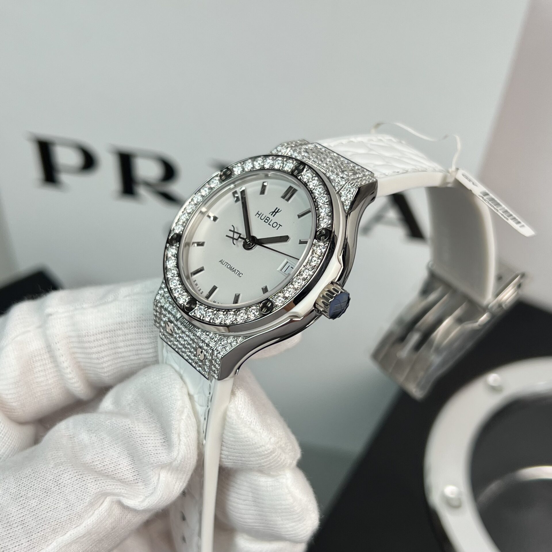 Hublot Classic Fusion Replica Watch Moissanite Diamonds White HB Factory 38mm - Elite Watch Atelier