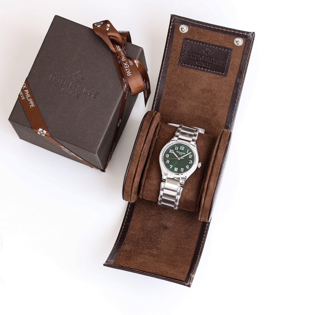Fake Diamond Watch For Women Patek Philippe Replica Twenty~4 Ladies Stainless Steel Olive Green Dial 7300/1200A-011(1:1 replica) - Top club