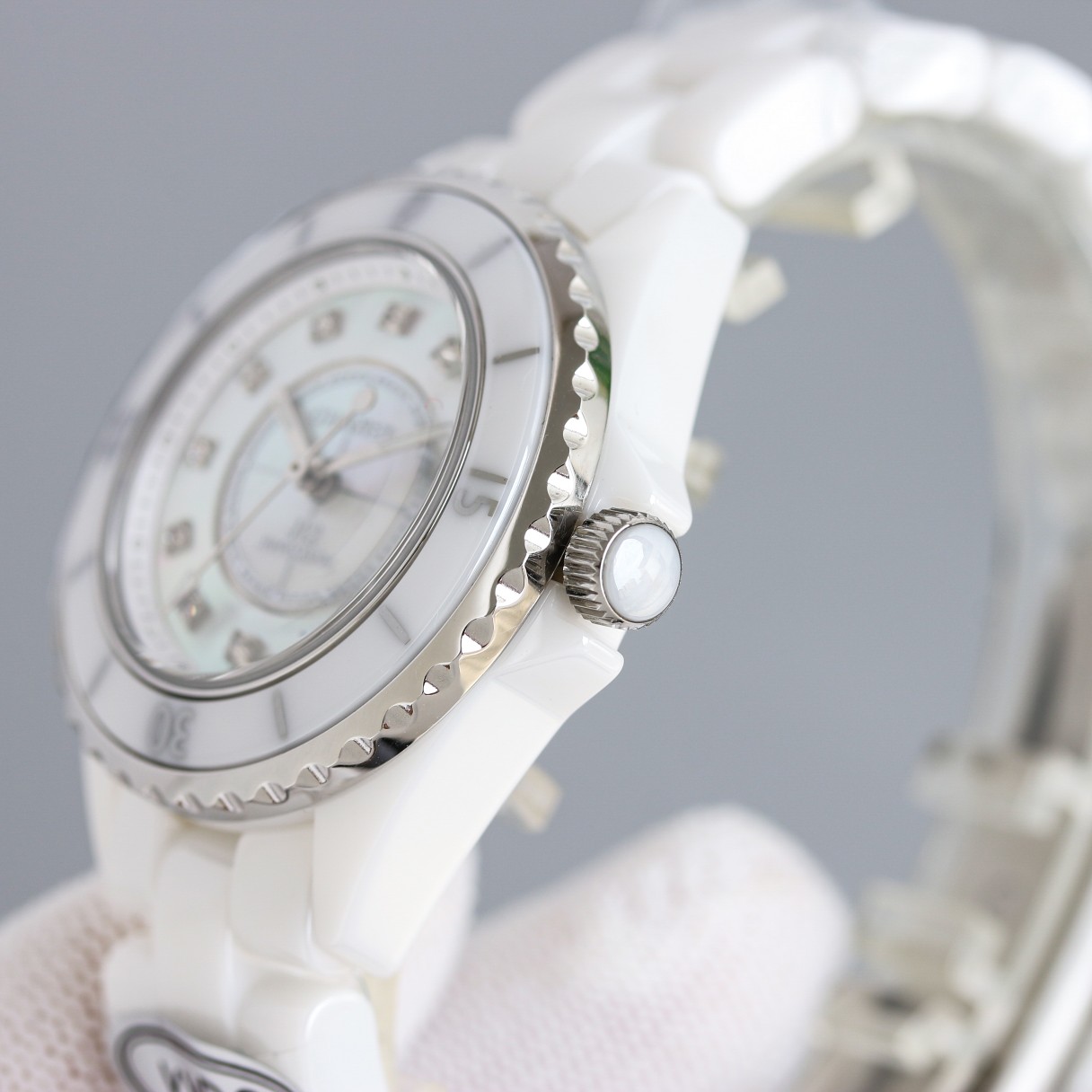 CHANEL J12 33mm - Ceramic - Diamonds(1:1 replica) - Top club