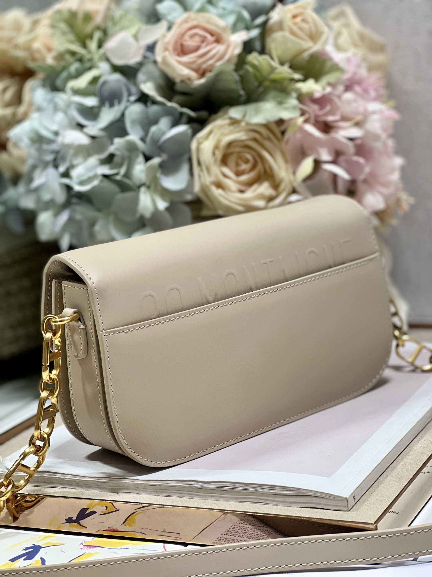 30 Montaigne Avenue Bag Black/White/Blue/Beige/Light Pink For Women 9 in/ 22.5cm M9260UMOA_M9001:1High-quality replica