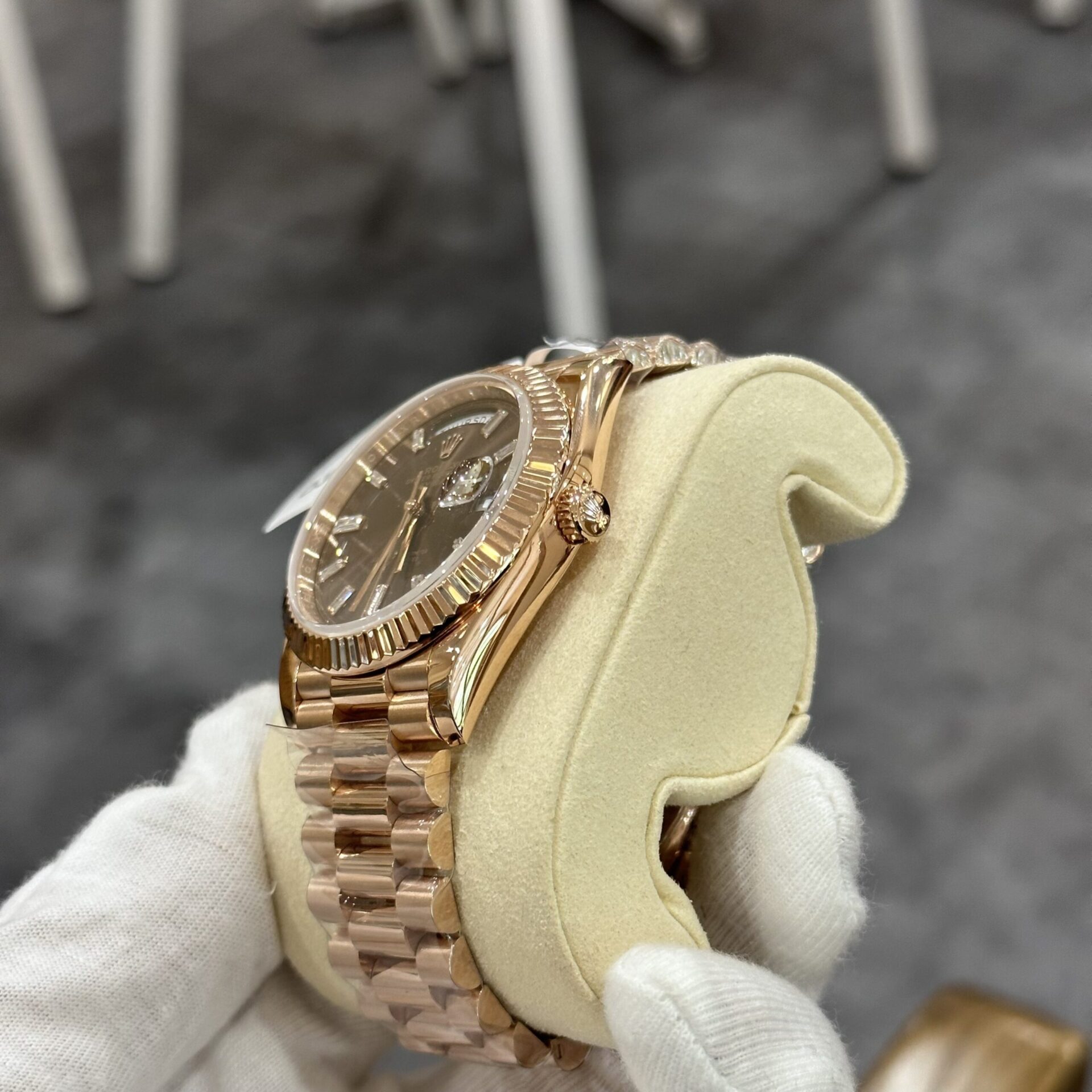 Rolex Replica Watch Day-Date 228235 Gold Wrapped Chocolate Dial GM V3 40mm - Top club