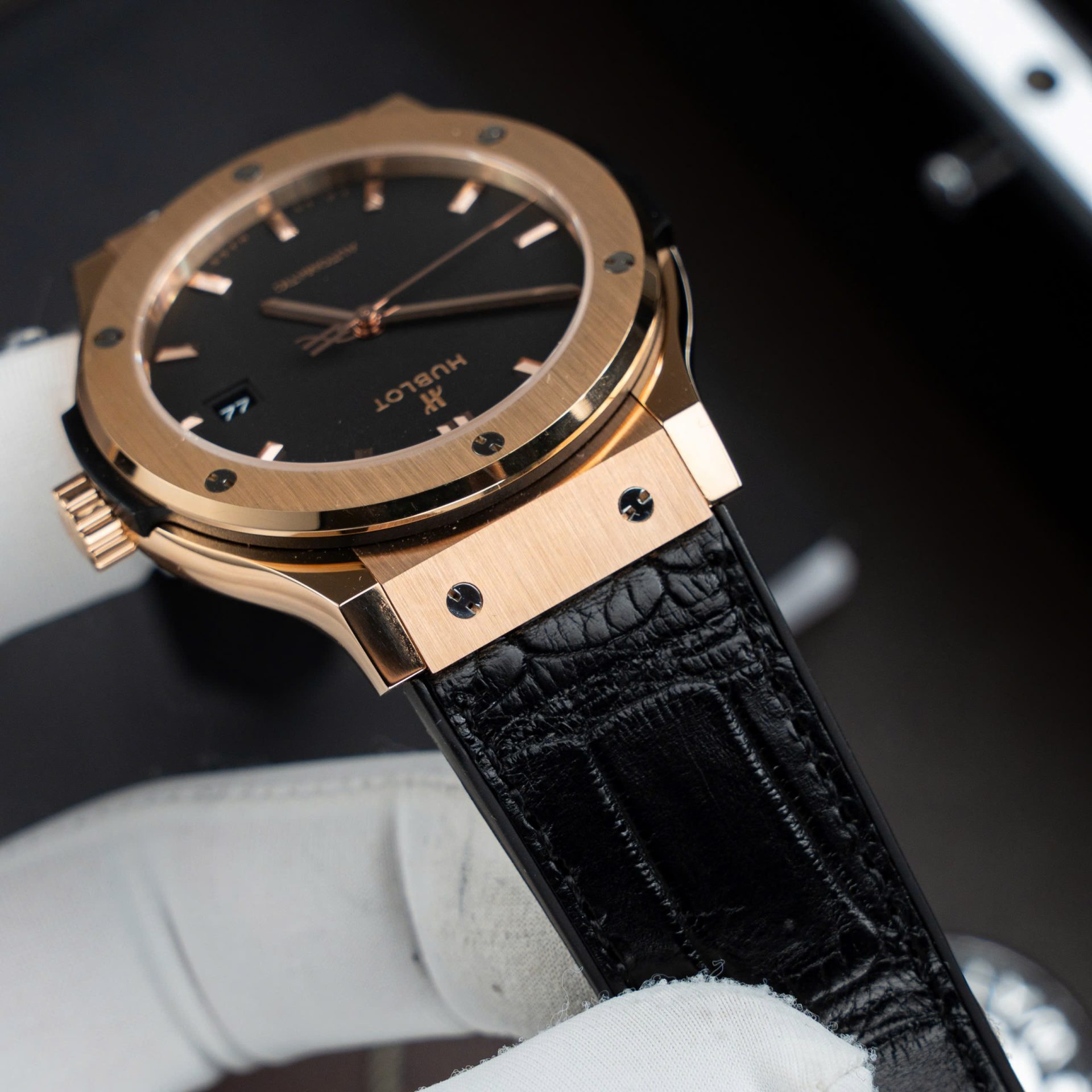 Hublot Classic Fusion King Gold Copies Watch Black Dial Movement SW300 Crocodile Leather Strap 42mm - Top club