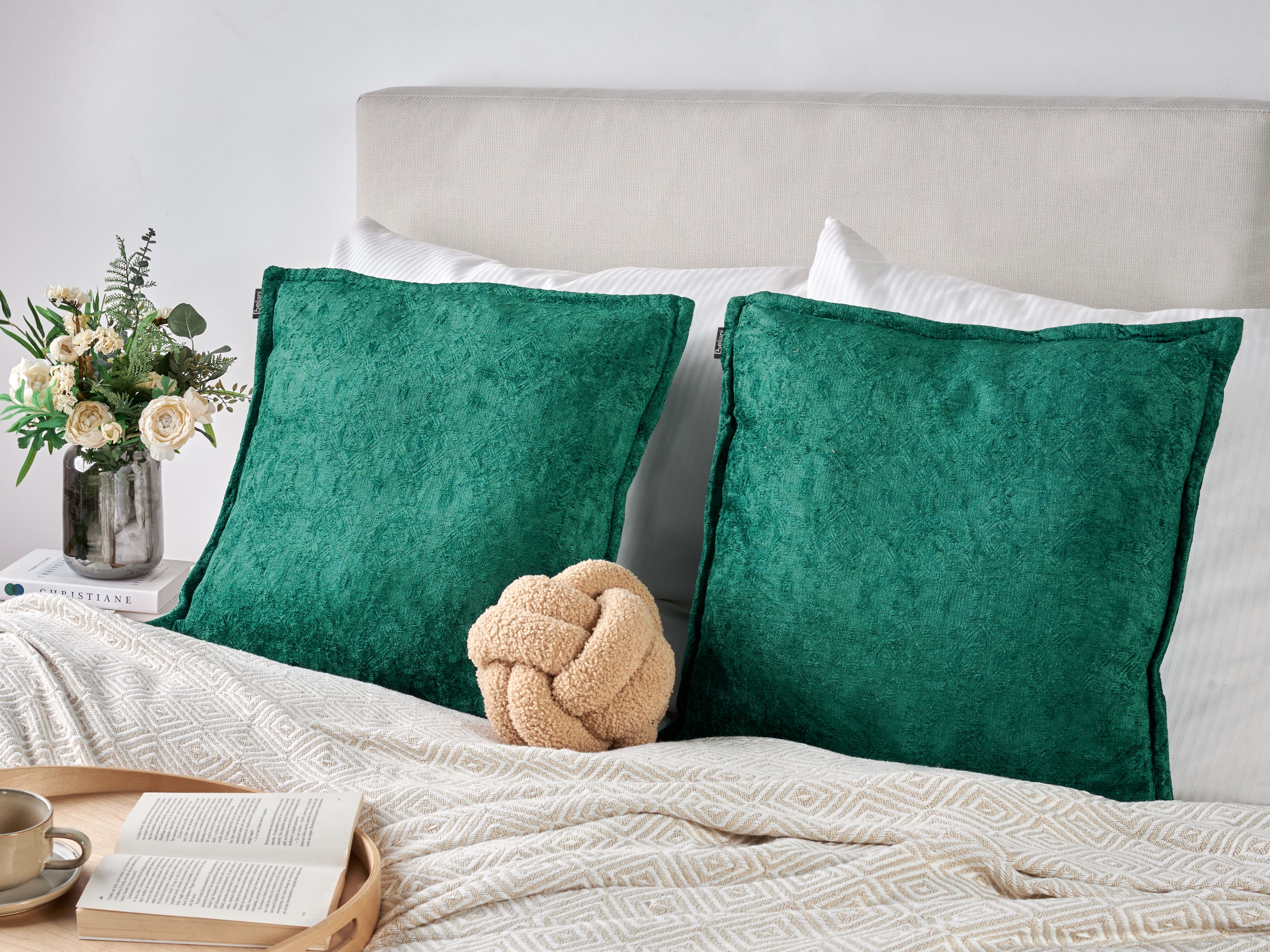 Set of 2 Decorative Cushions VERPIS Cotton 50 x 50 cm Emerald Green Solid