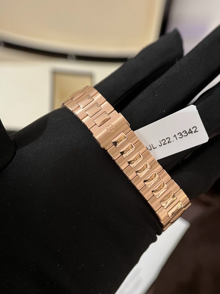 Patek Philippe Nautilus 5723 Replica Watch Gold Wrapped With Red Ruby 40mm - Top club