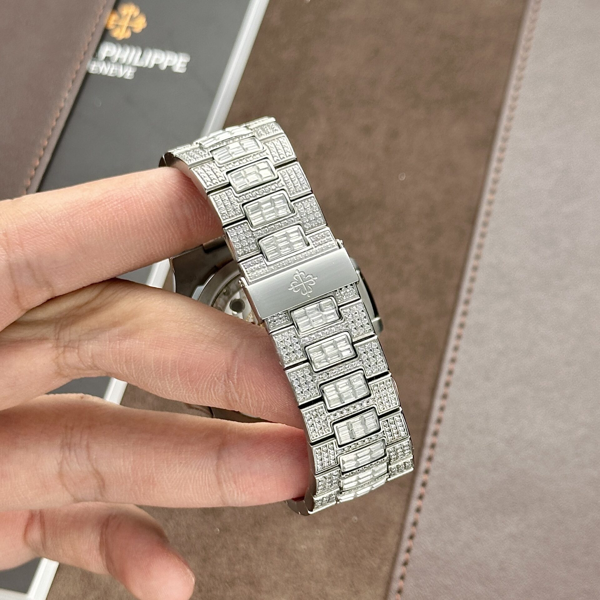 Patek Philippe Replica 1:1 Watch Nautilus 5719 Swiss Movement Full Diamond 40mm - Top club