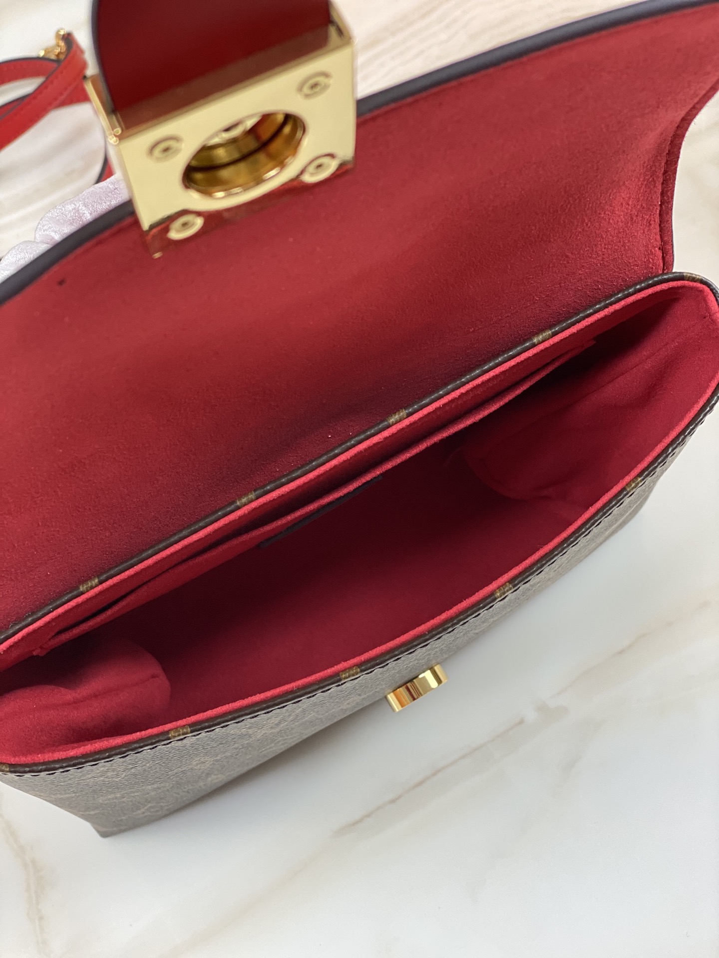 Louis Vuitton Locky BB M443221:1High-quality replica