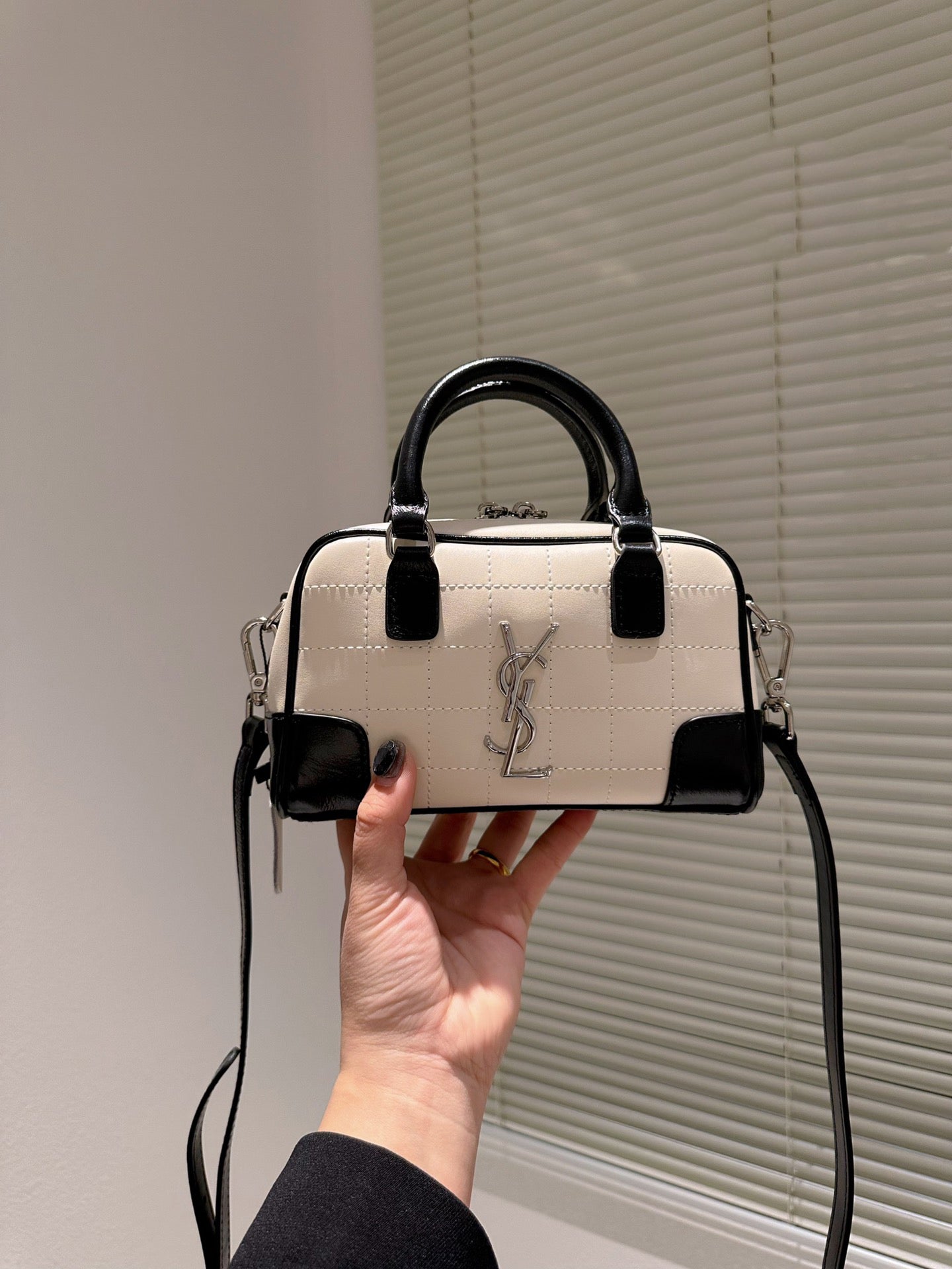 TO – New Luxury Bags SLY 2941:1High-quality replica