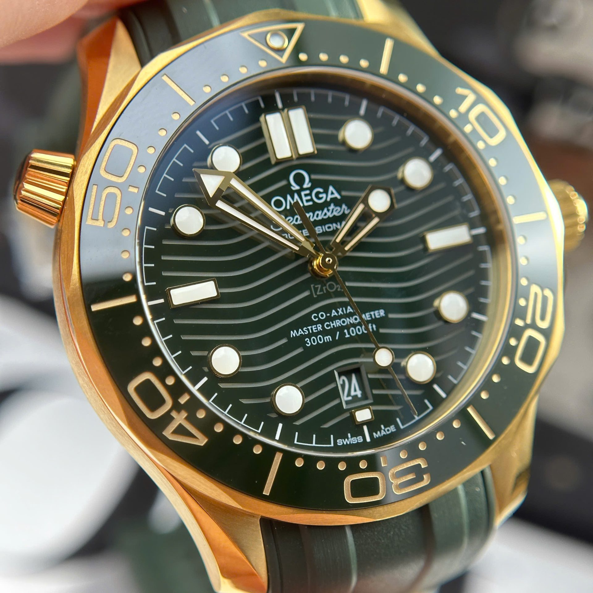 Omega Seamaster Diver 300M Replica Watches Dial Green VS Factory 42mm - Top club