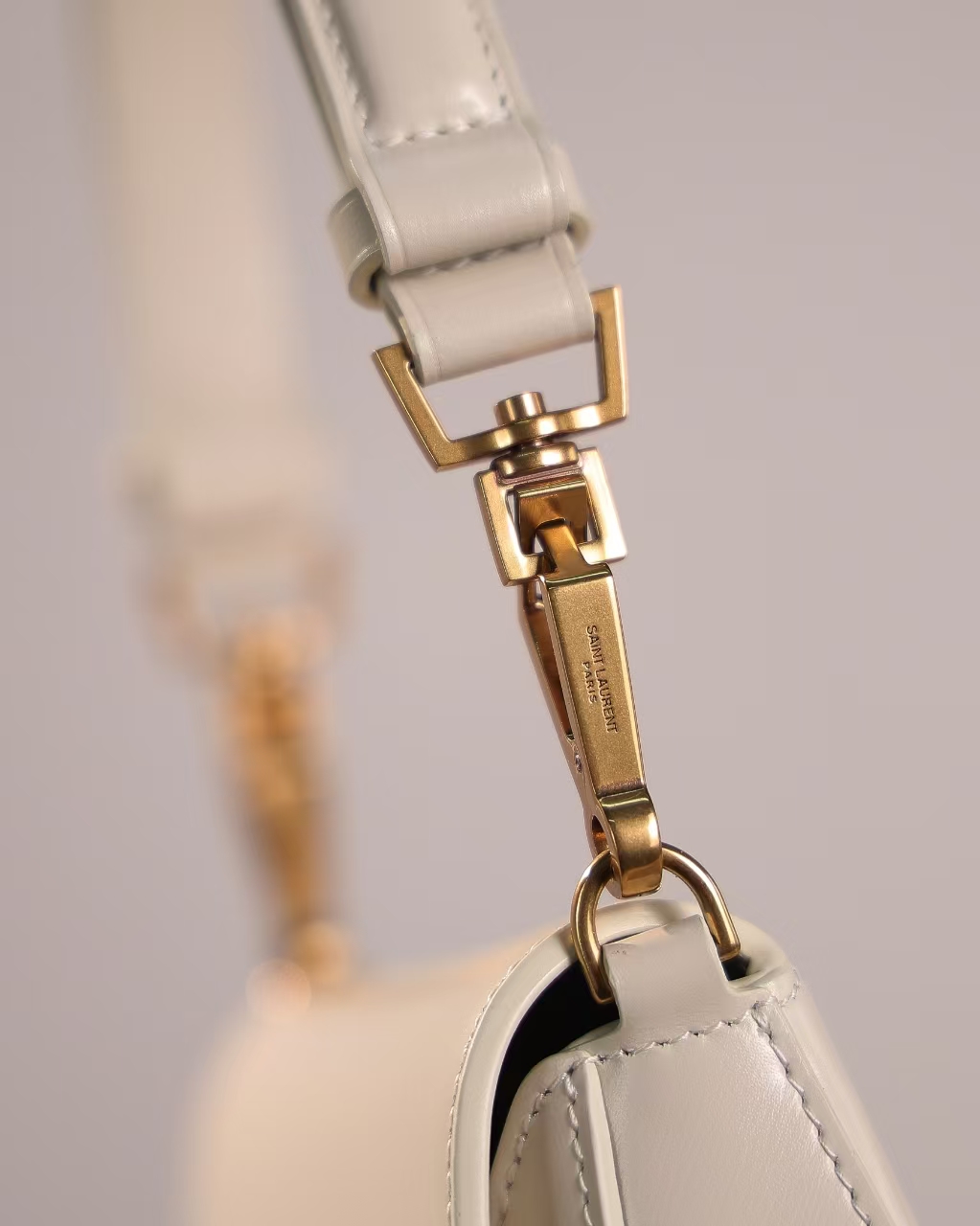 Mini VOLTAIRE TOP HANDLE bag in BOX SAINT LAUREN1:1High-quality replica