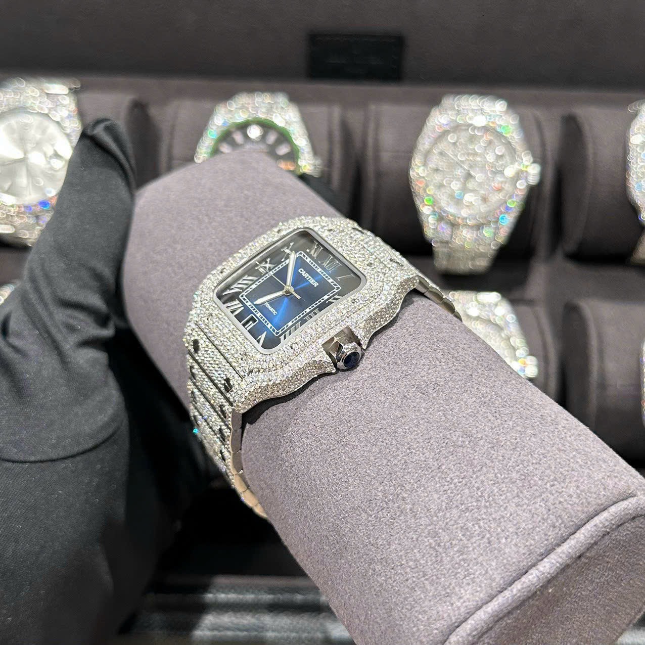Cartier Santos Best Replica Watch With Full Natural Diamond VVS Blue Dial 39.8mm - Top club