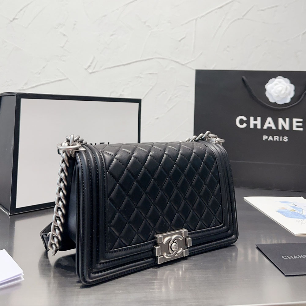 Chanel Large Boy Flap Bag1:1High-quality replica