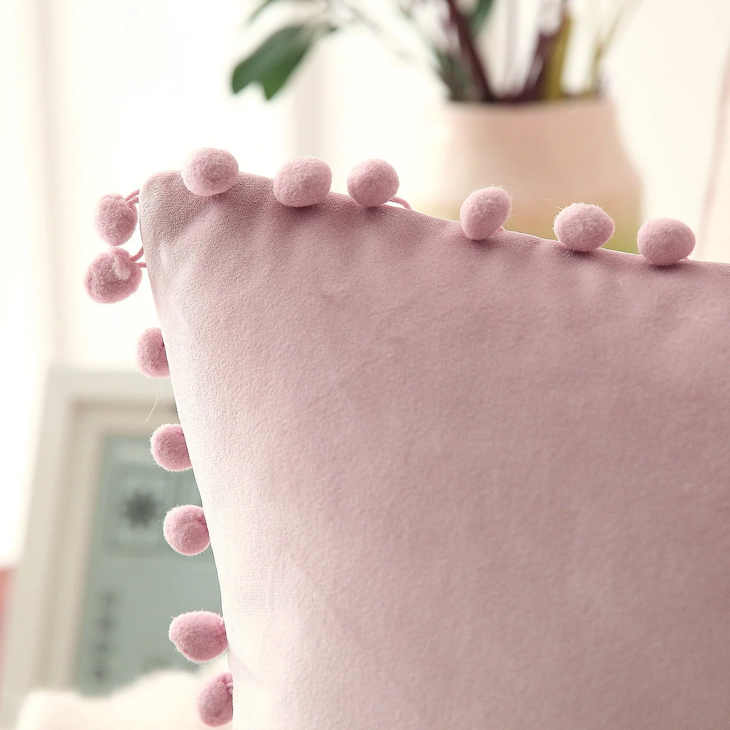 Phantoscope Pom Pom Velvet Series Decorative Throw Pillow, 18
