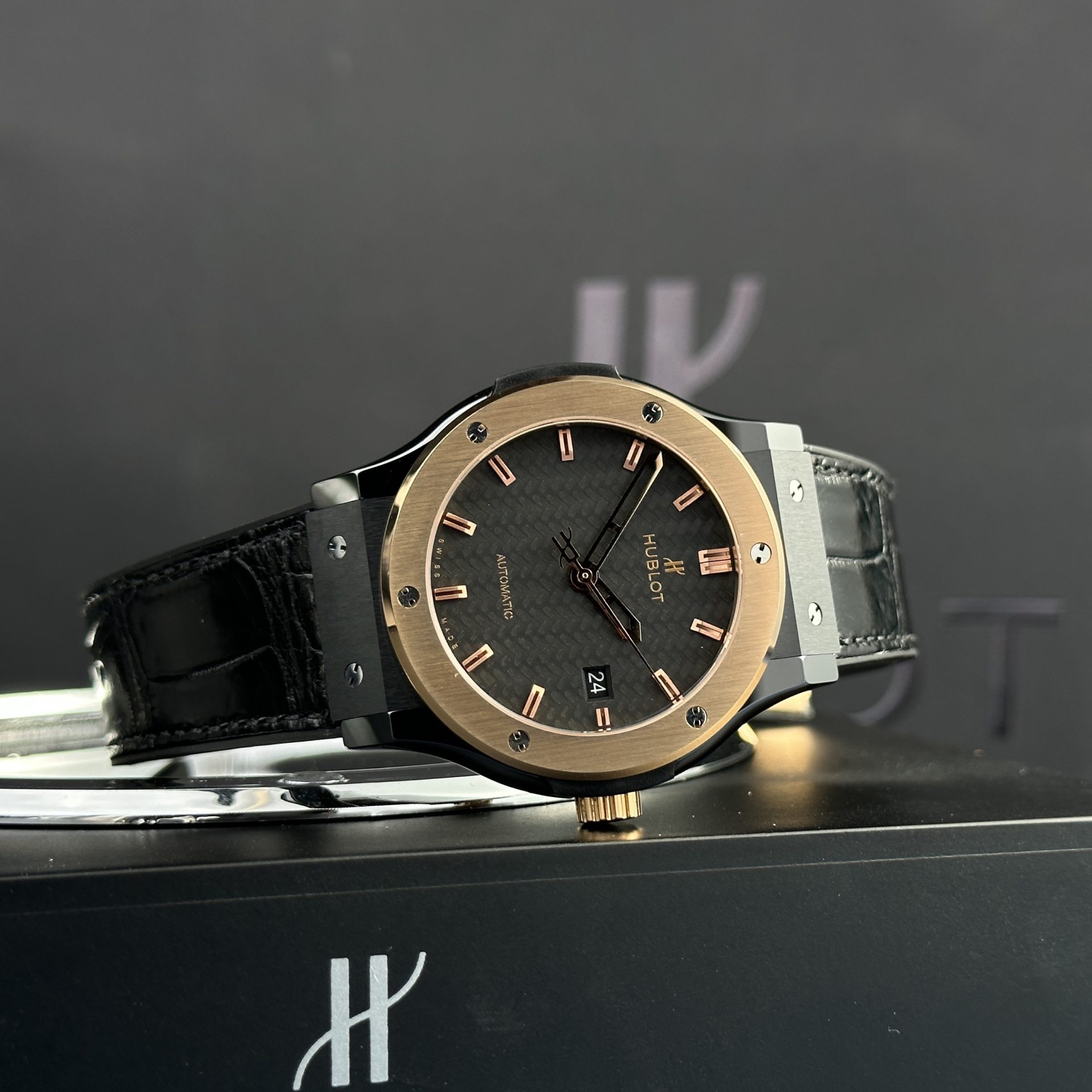 Hublot Best Replica Watches Classic Fusion Ceramic Demi Gold Dial Carbon 42mm - Elite Watch Atelier