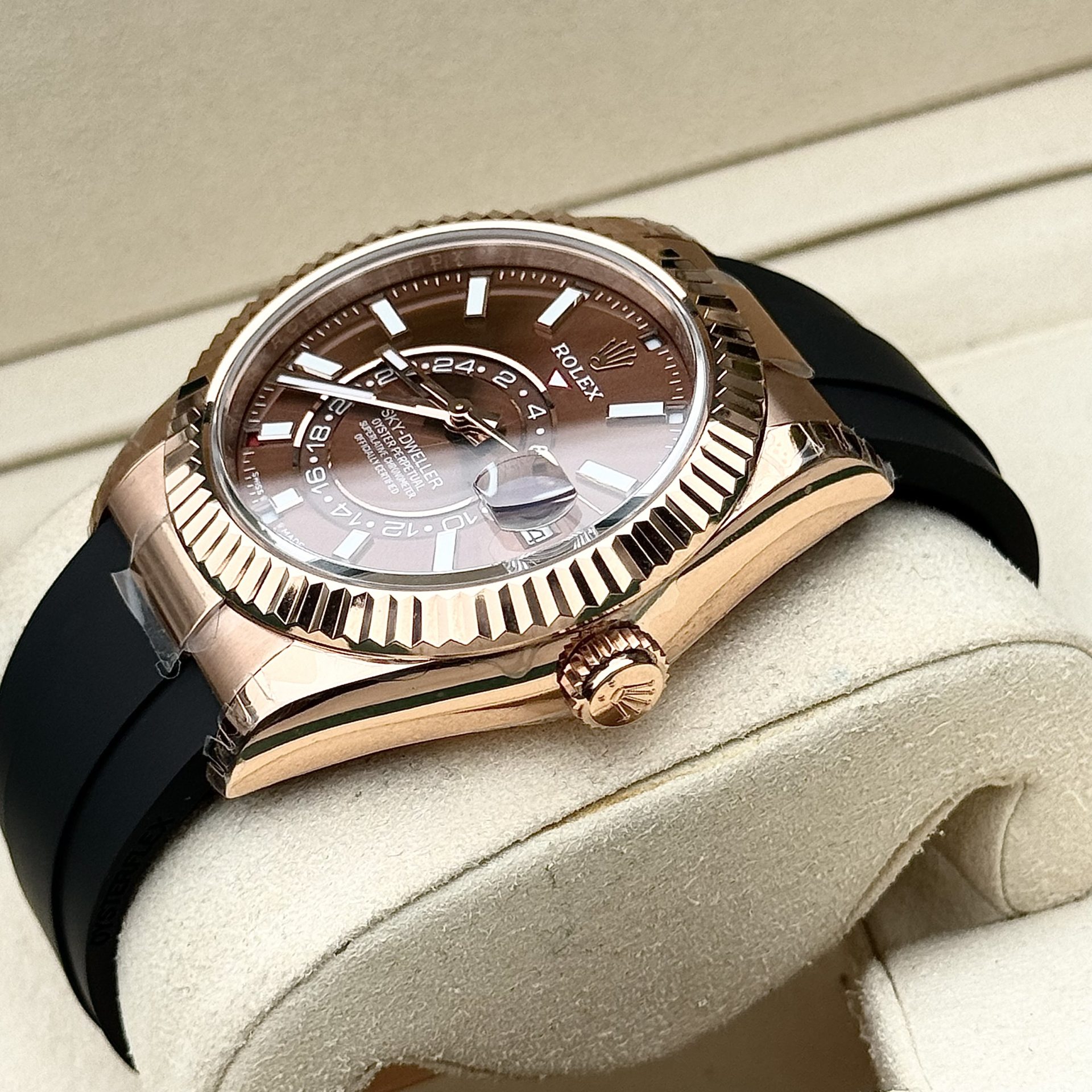 Rolex Replica Watch Sky-Dweller 336235 Chocolate Dial Rubber Strap 42mm - Top club