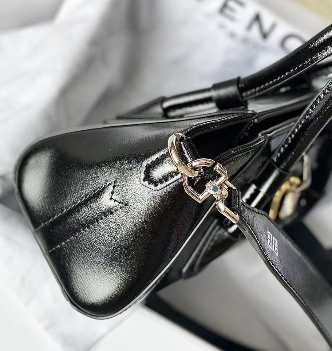 Givenchy Mini Antigona Stretch Bag1:1High-quality replica
