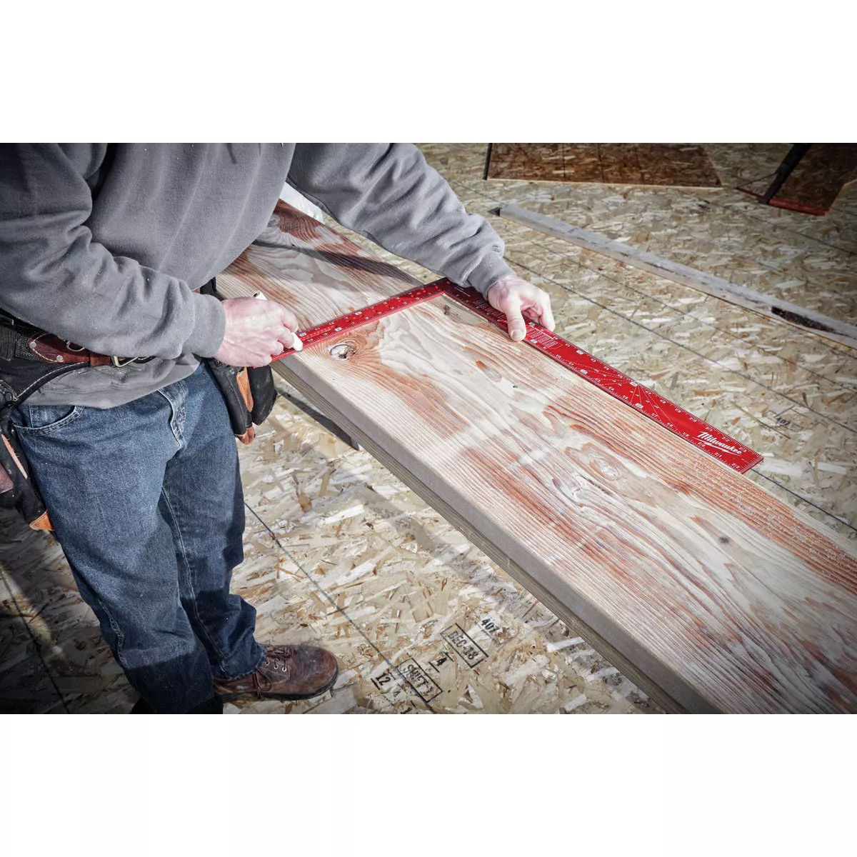Milwaukee 16 In. x 24 In. Aluminum Carpenter's Square