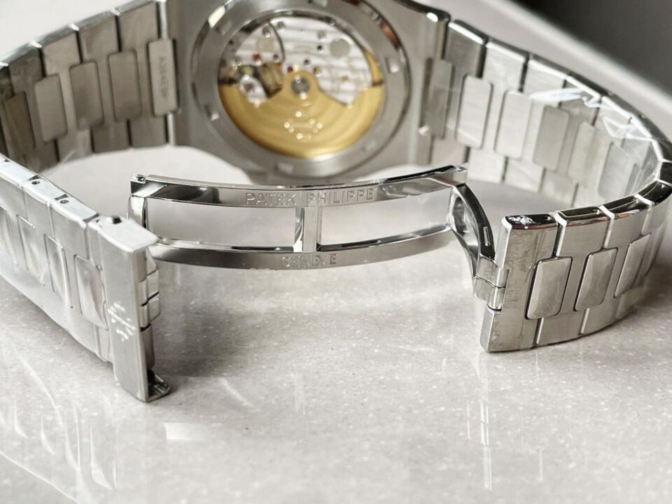 Replica PATEK PHILIPPE Nautilus 5711/1A PPF VF 1:1 Best Edition Green Textured Dial on SS Bracelet 324CS - Top club