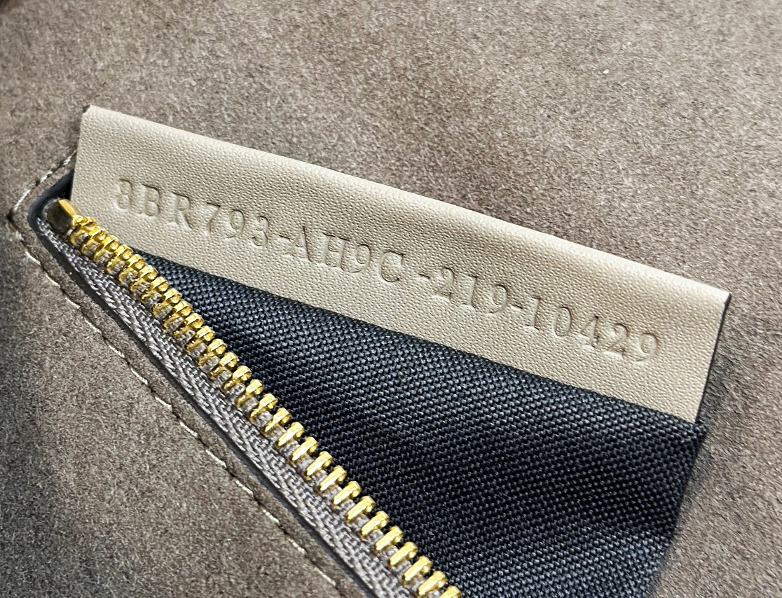 Fendi Chain Shoulder Bag - Replicaclubs