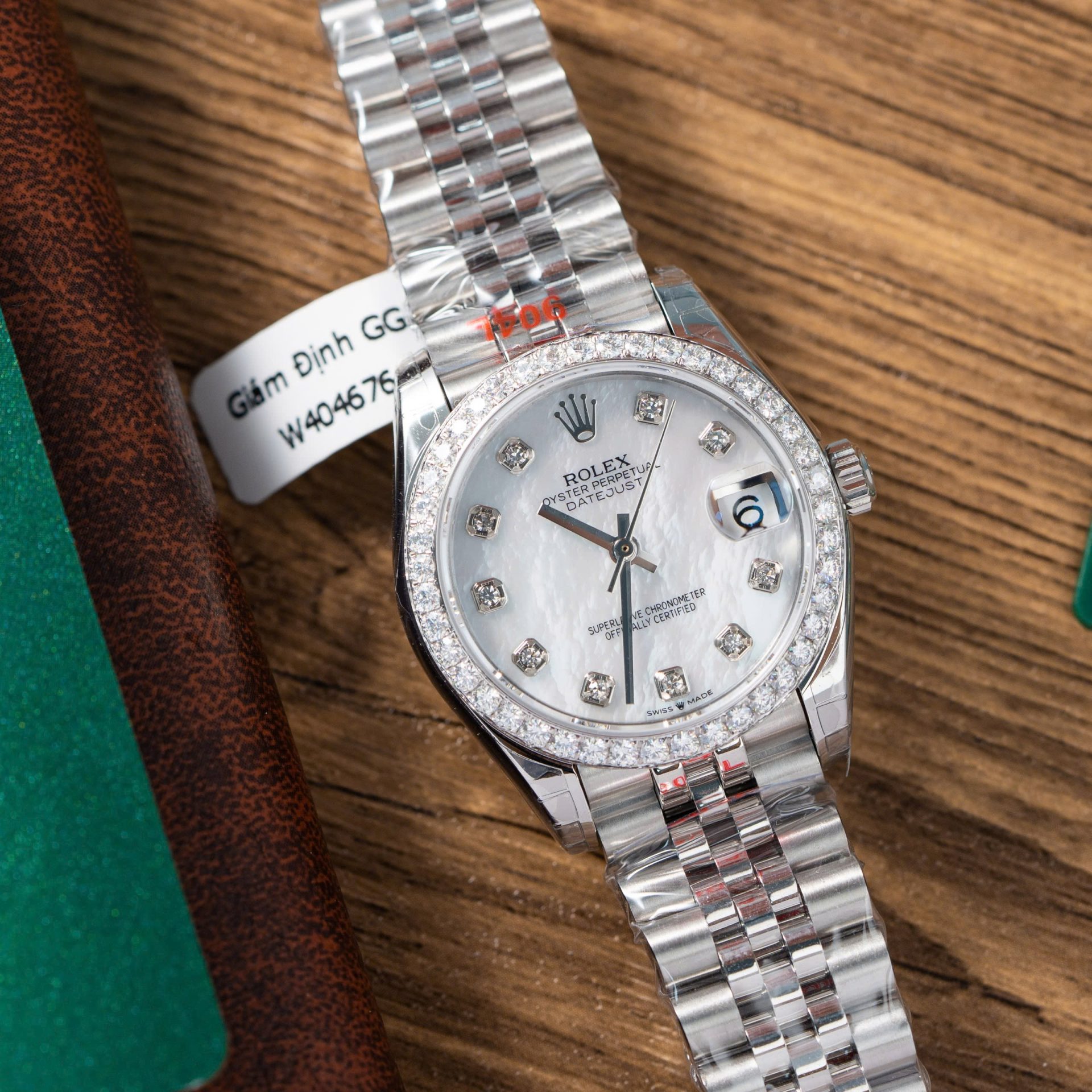 Rolex DateJust Replica Watch Mother Of Pearl Dial With Moissanite Bezel 31mm - Top club