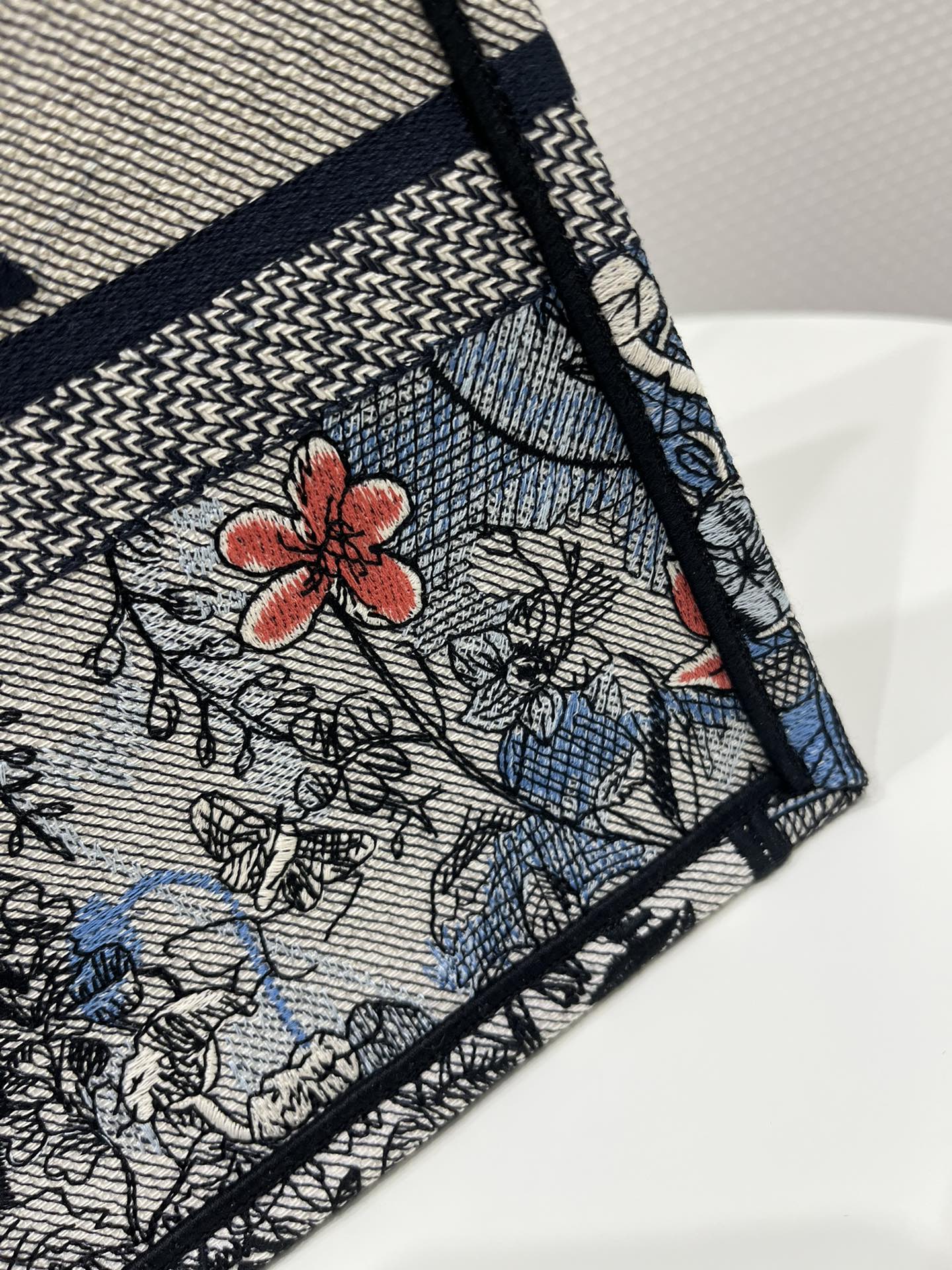 Medium Dior Book Tote Denim Multicolor For Women 14in/36 cm M1296ZRZI_M49E1:1High-quality replica