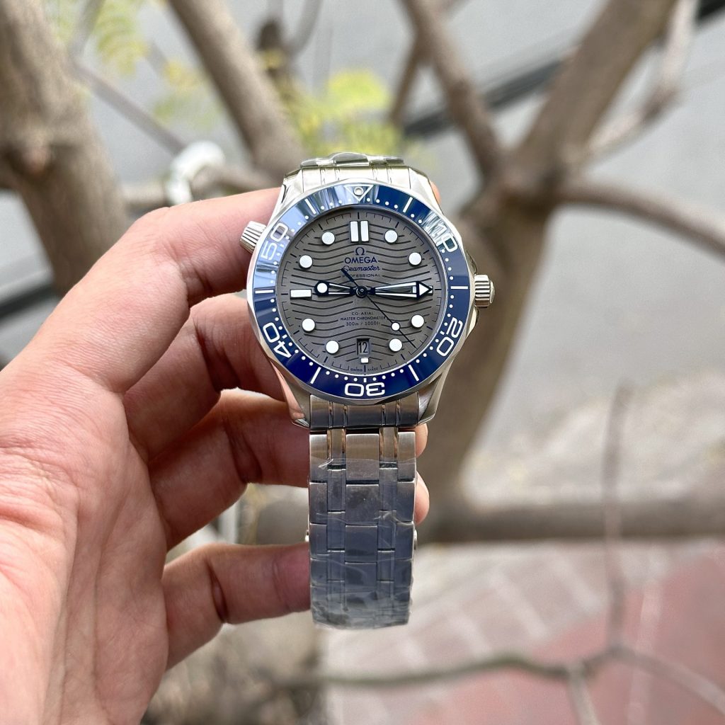 Omega Replica 11 Watch Seamaster Diver 300M Grey Dial Blue Ceramic Bezel Factory VS 42mm - Elite Watch Atelier