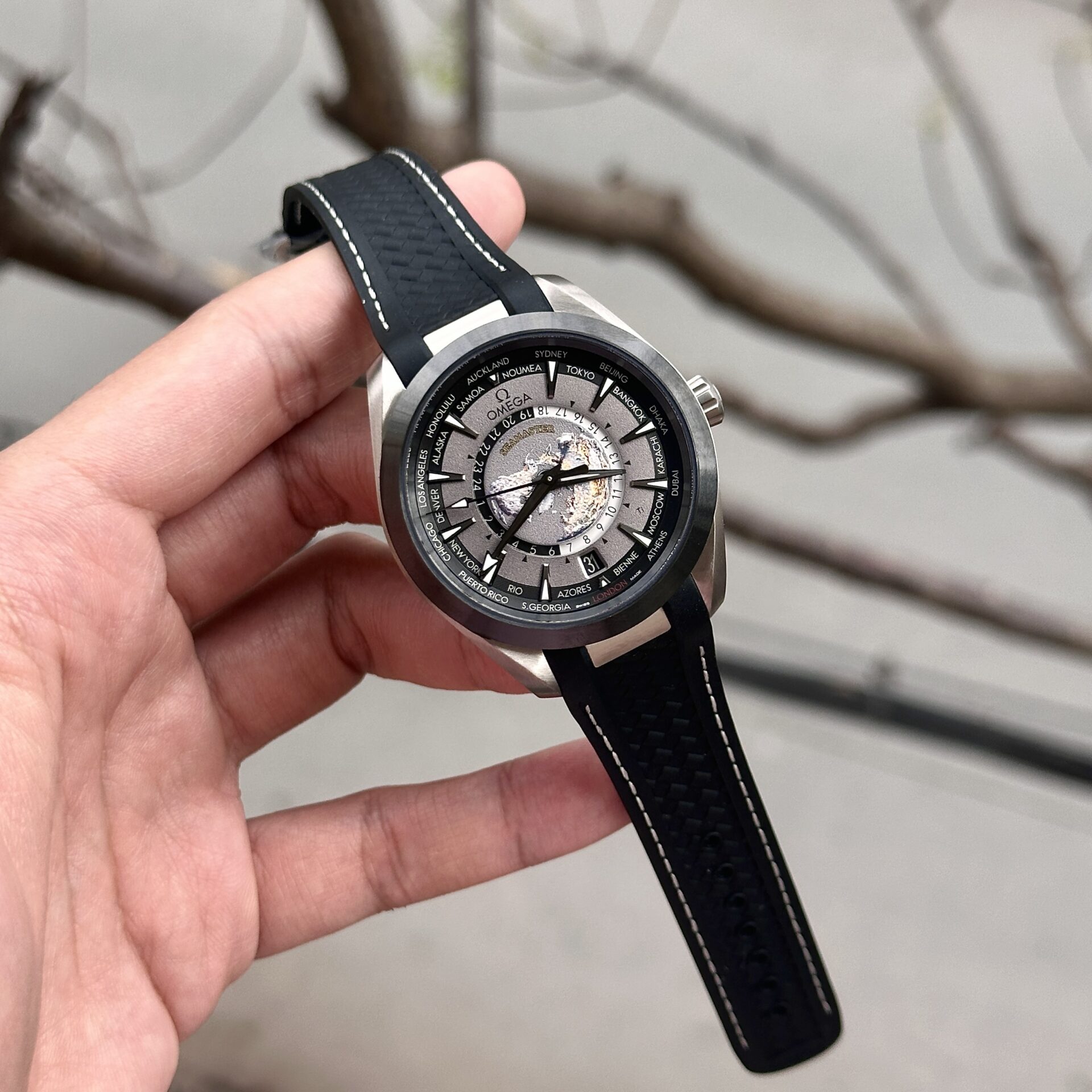 Omega Replica Watch Aqua Terra Worldtimer Gray Dial Rubber Strap VS Factory 43mm - Top club