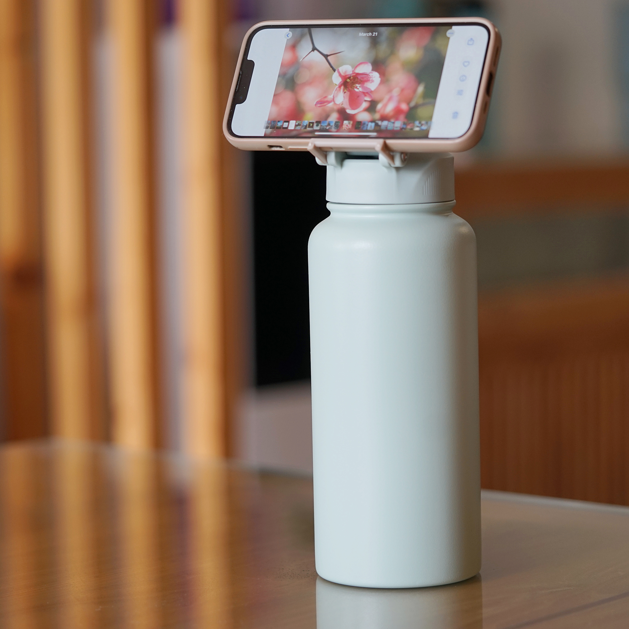 Luxury 1000ml Stainless Steel Vacuum Flask with Phone Holder Lid Thermal Insulation for Camping for Adults