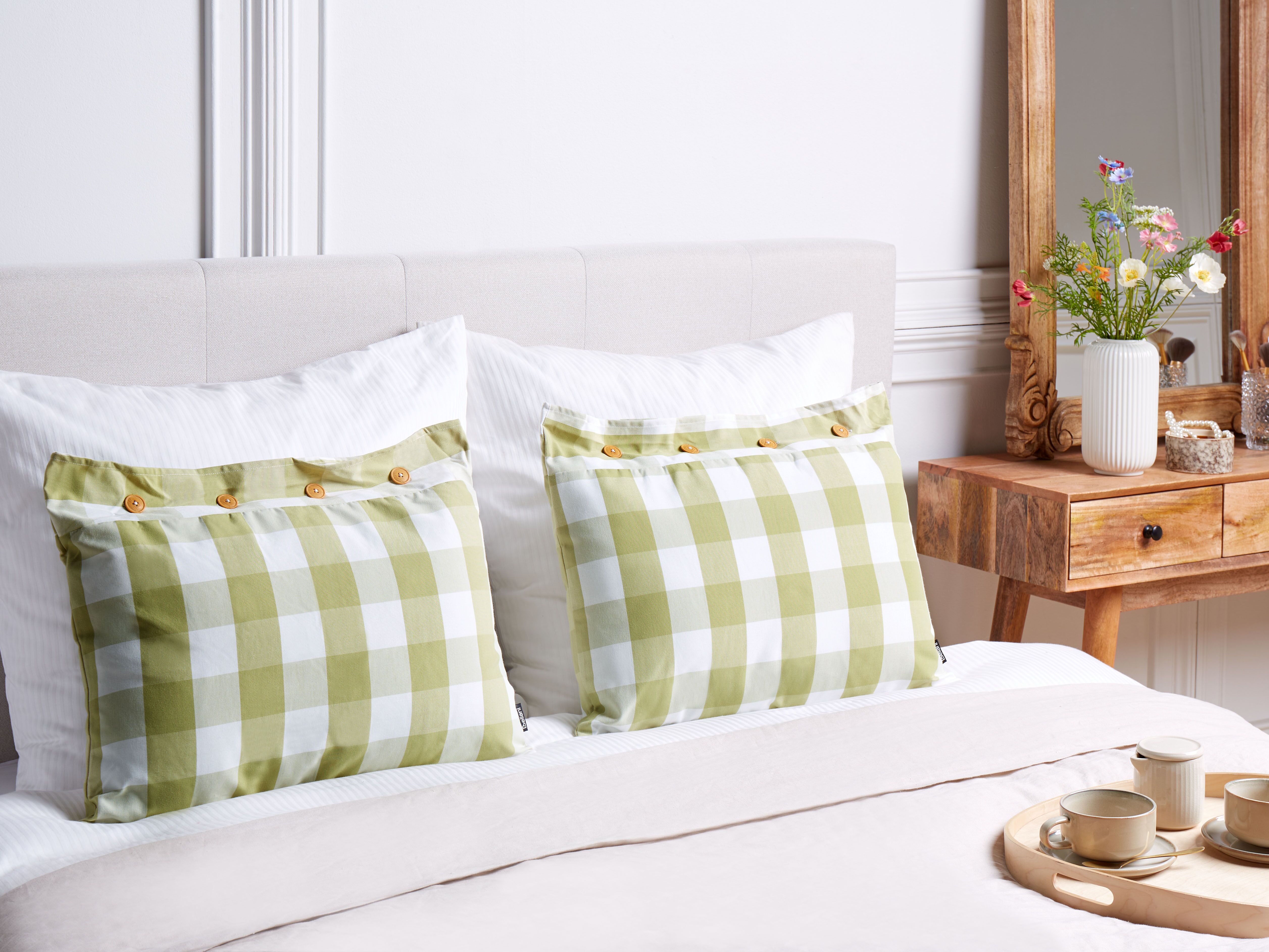 Set of 2 Decorative Cushions TAMNINE 40 x 60 cm Light Green Checked