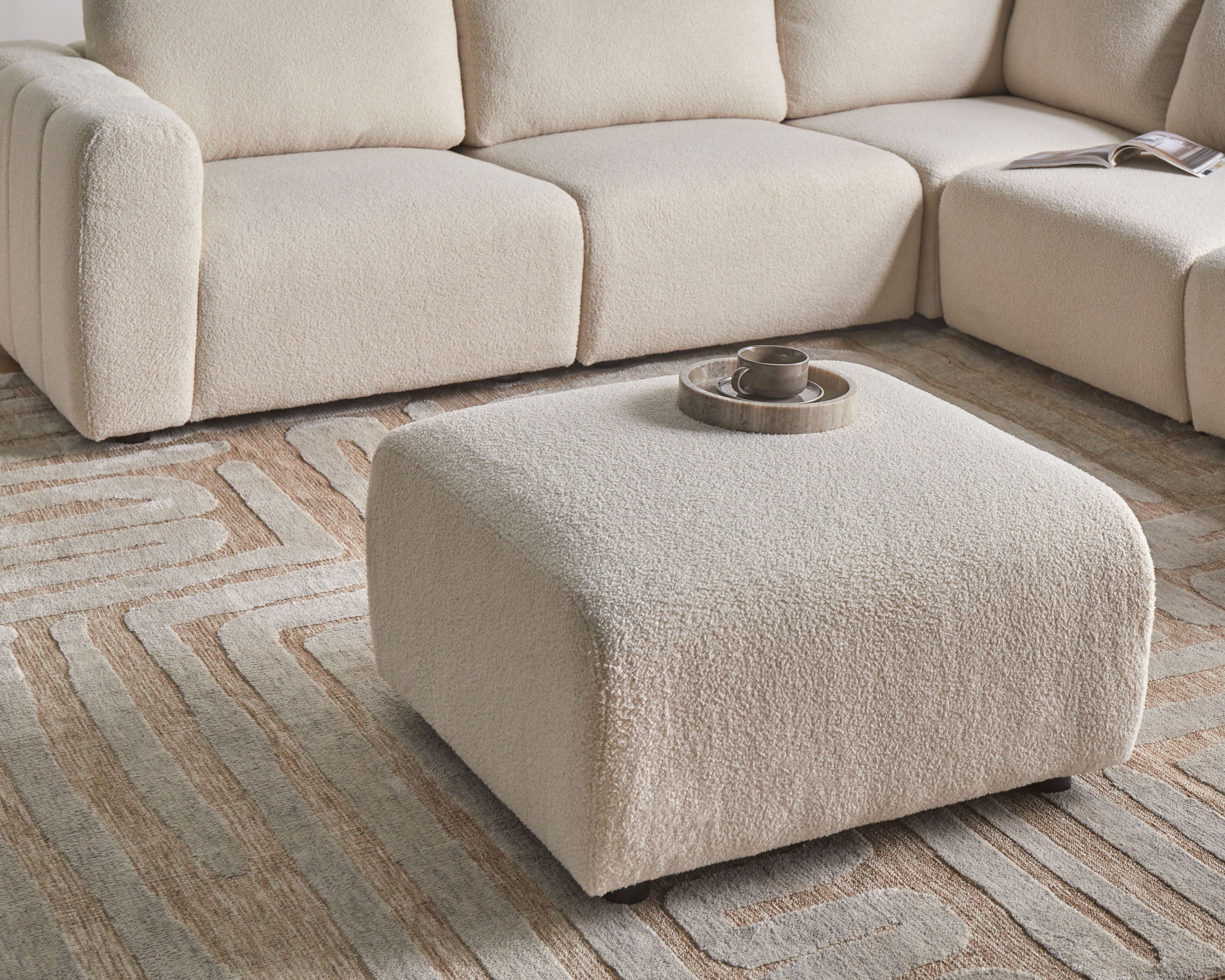 Ottoman KIVVIK Boucle Off-White