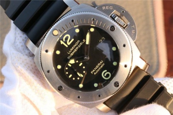 Replica Panerai PAM571 Titanium XF Black Dial Black Rubber Strap P9000 - Top club