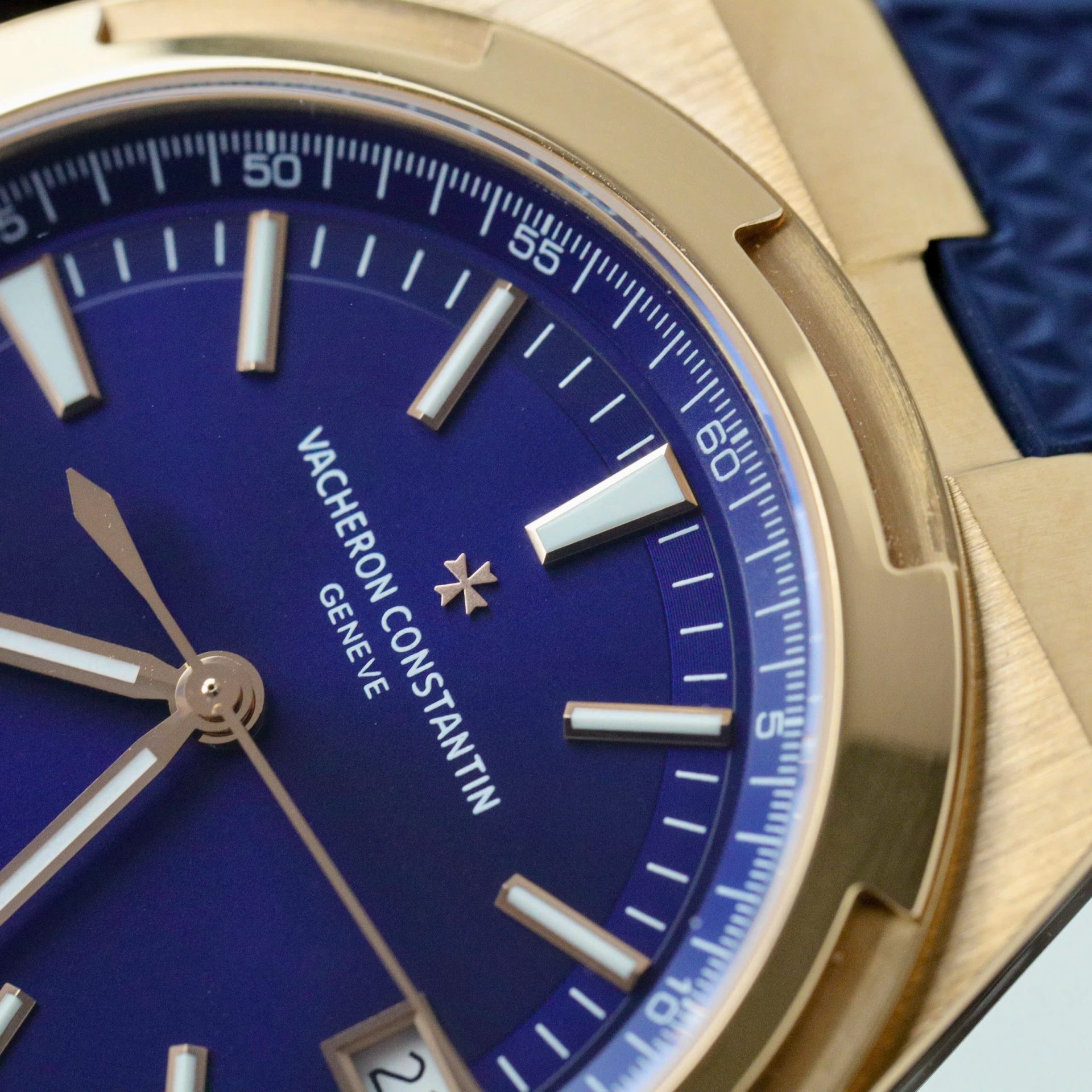 Vacheron Constantin Overseas 4500V Dial Blue Best Replica Watch Gold Wrapped 41mm - Top club