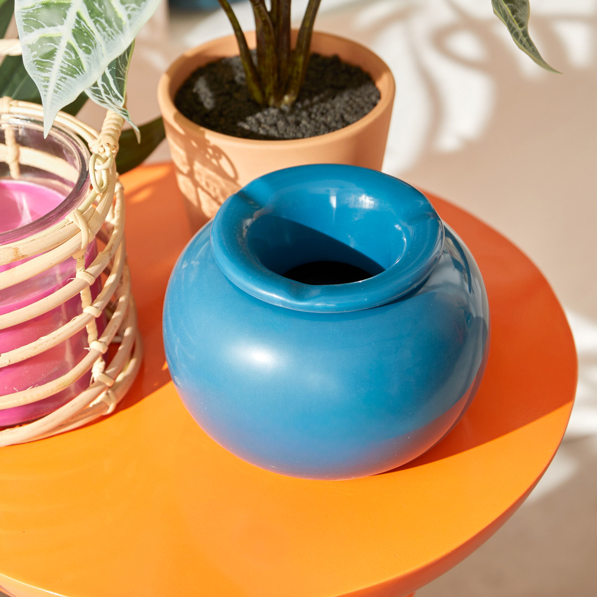 Ashtray "Yuca" Ceramic, D.15.5 cm