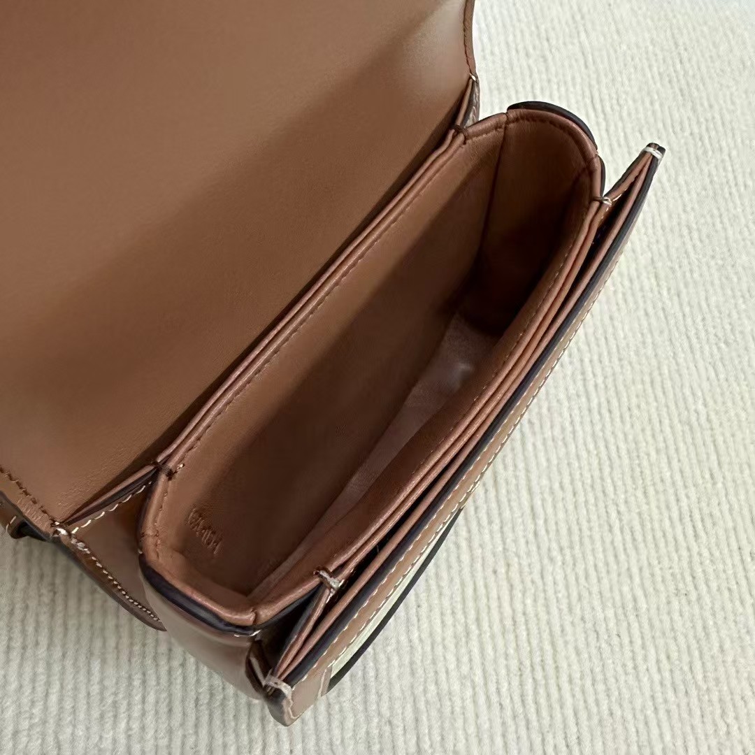 CELINE MINI BESACE CLEA1:1High-quality replica