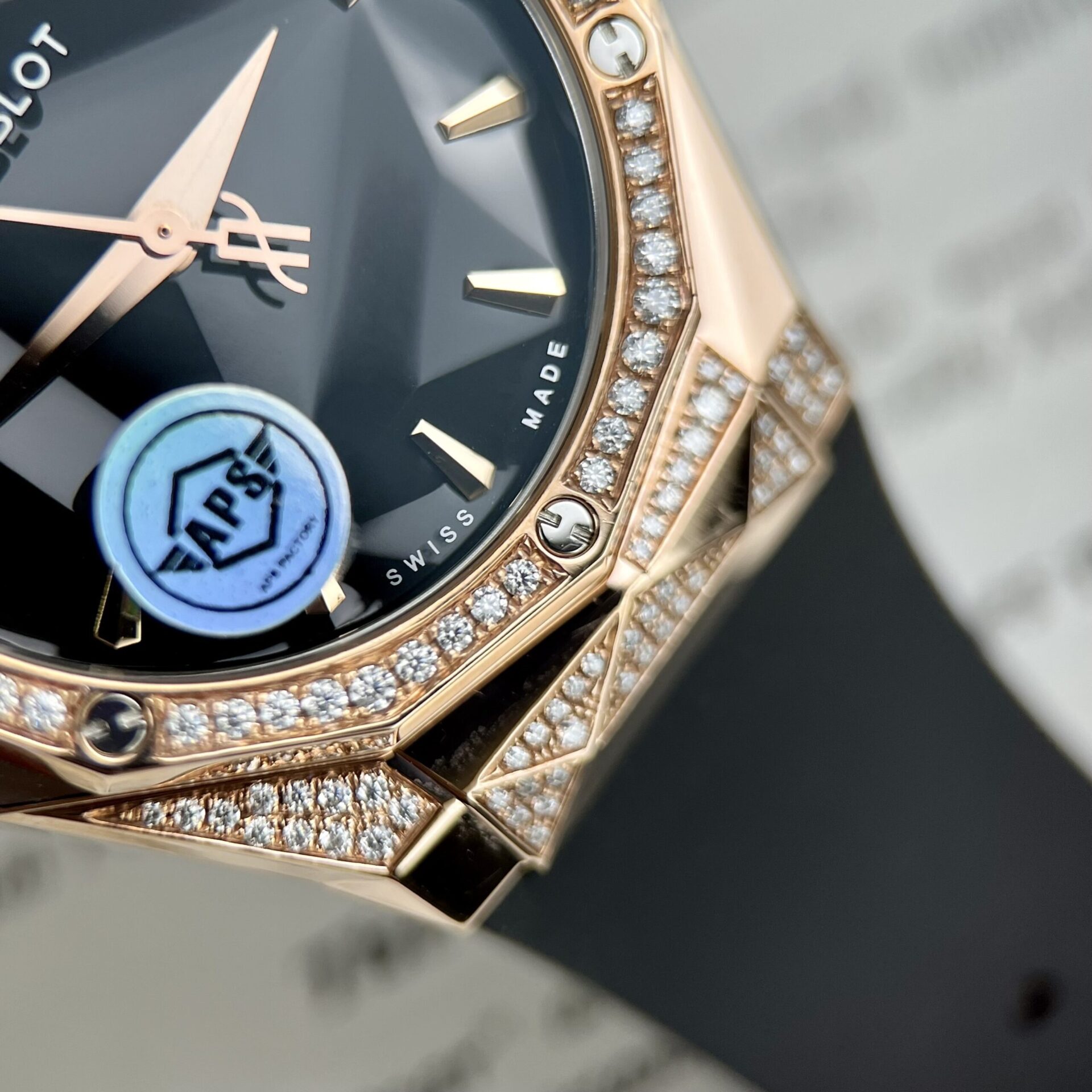 Hublot Orlinski King Gold Black Dial Custom Moissanite Diamonds Hong Kong 40mm - Top club