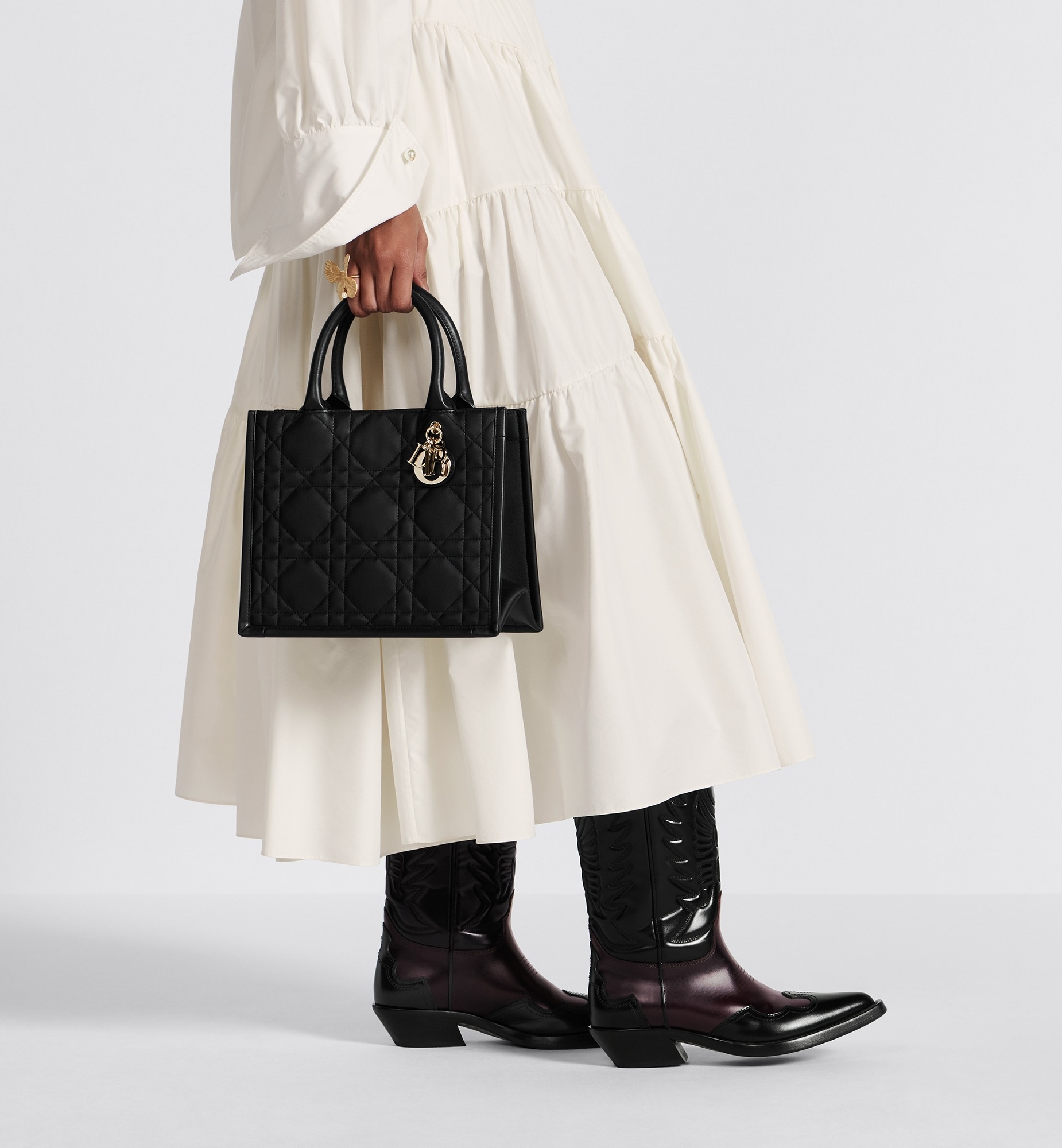 Christian Dior Small Dior Book Tote Bag Black For Women M1325OWHP_M900 – 26.5 Cm/ 10.5 Inches1:1High-quality replica